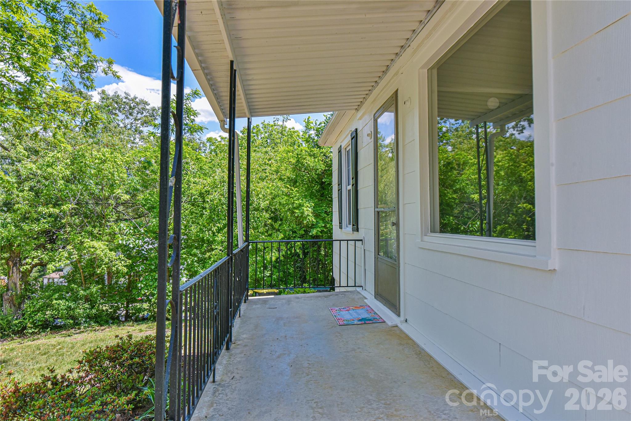 101 E Skyland Circle — Asheville
