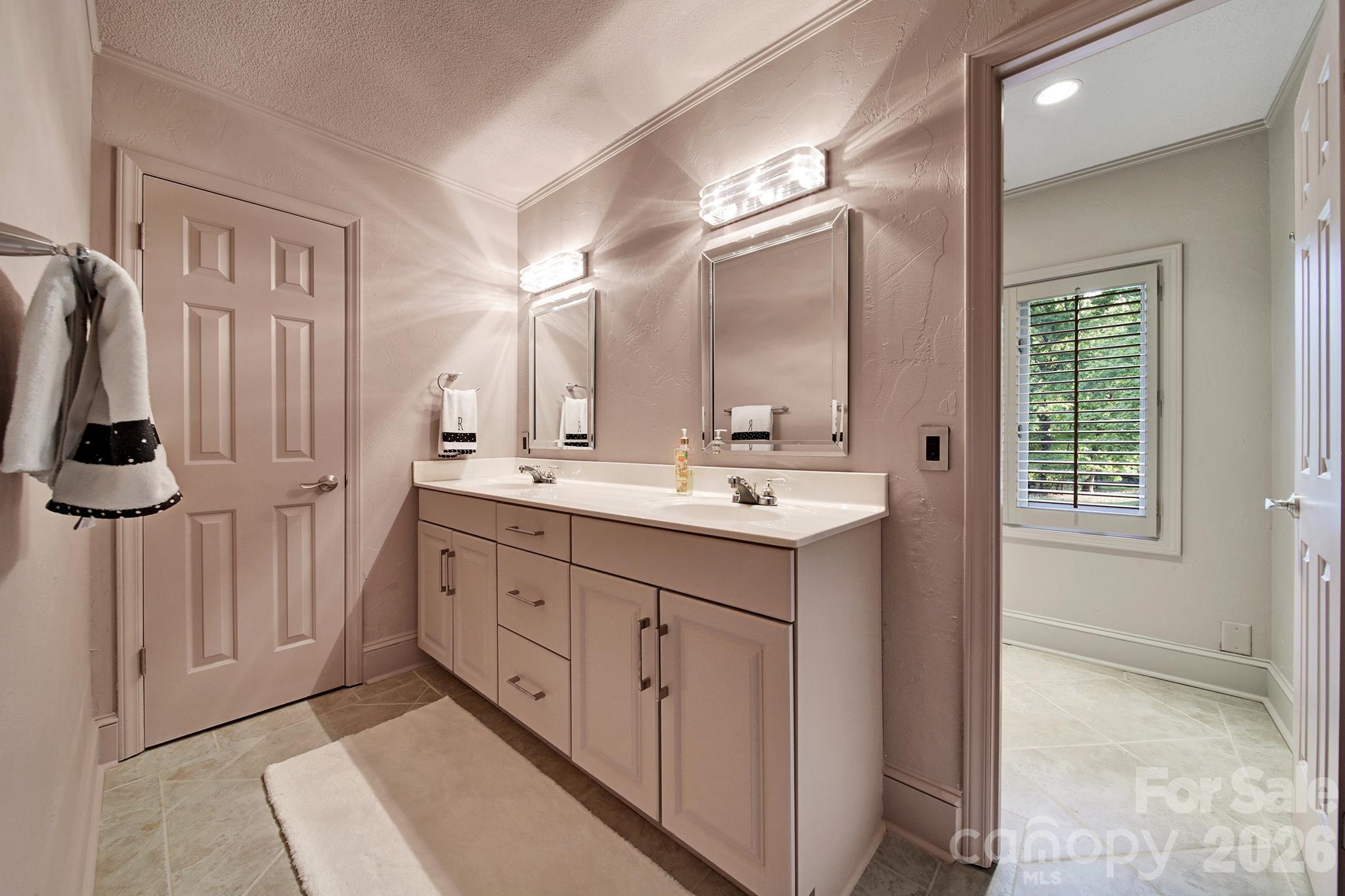 6512 Carmel Hills Drive — Charlotte