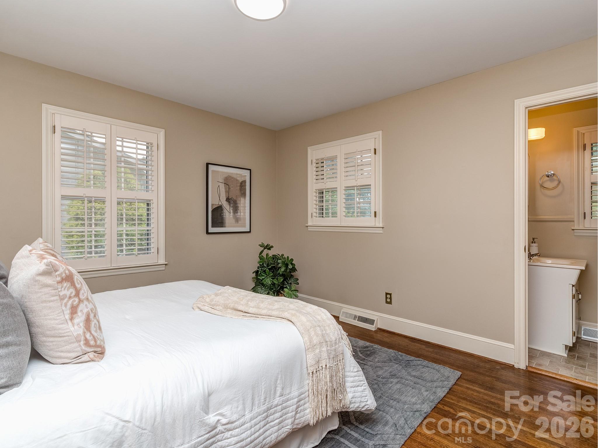 5344 Buena Vista Avenue — Charlotte