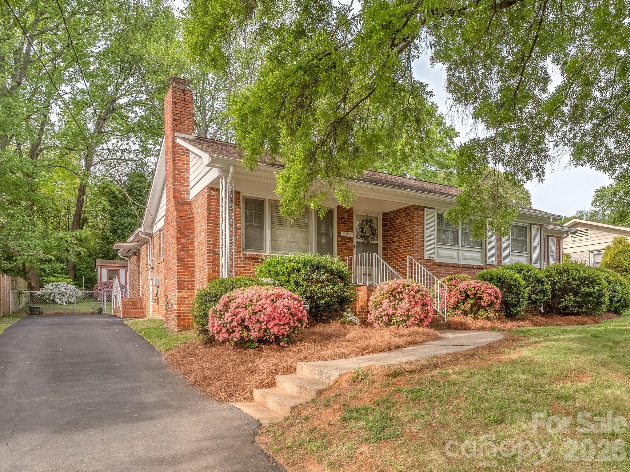 5344 Buena Vista Avenue — Charlotte