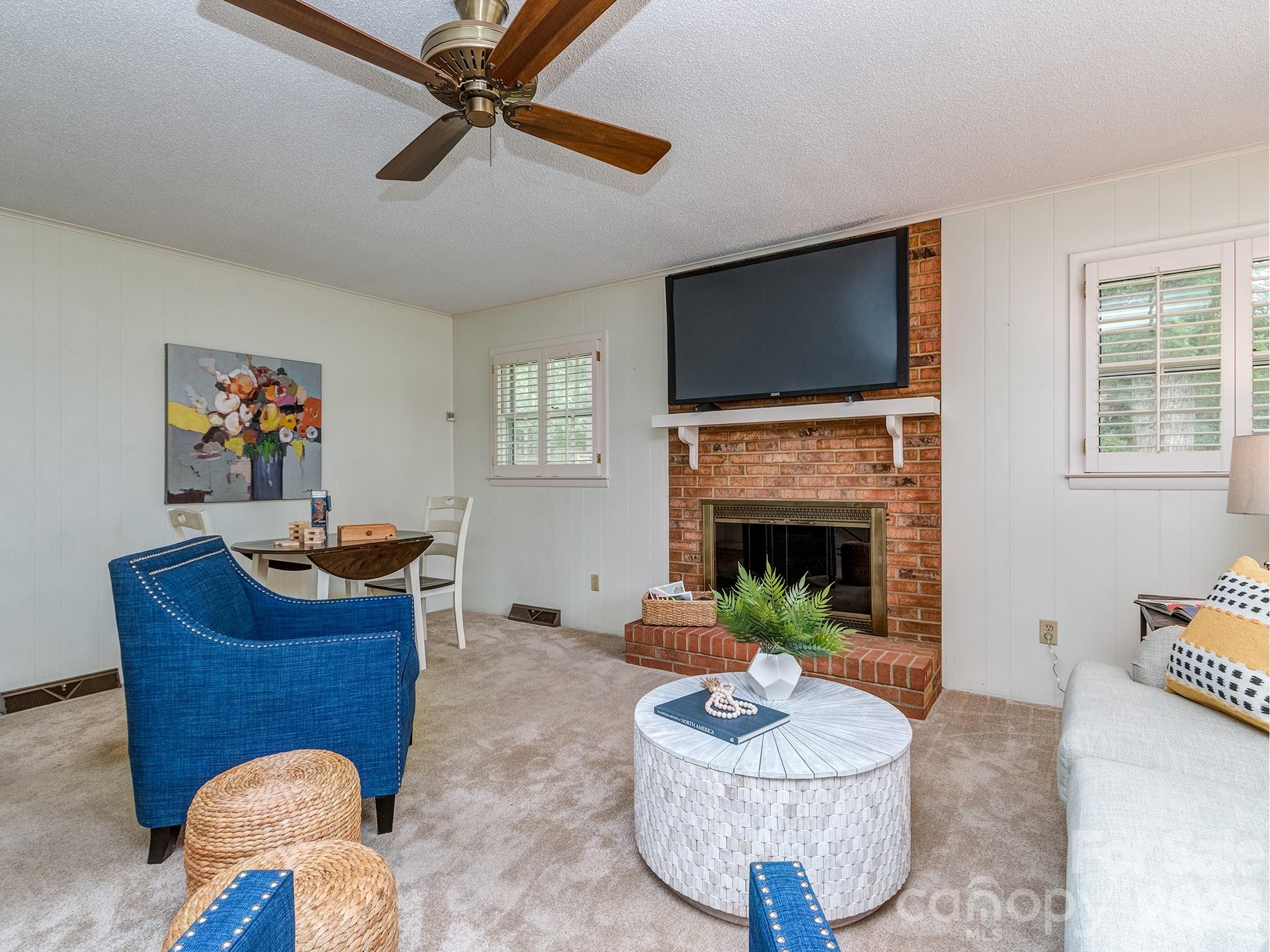 5344 Buena Vista Avenue — Charlotte
