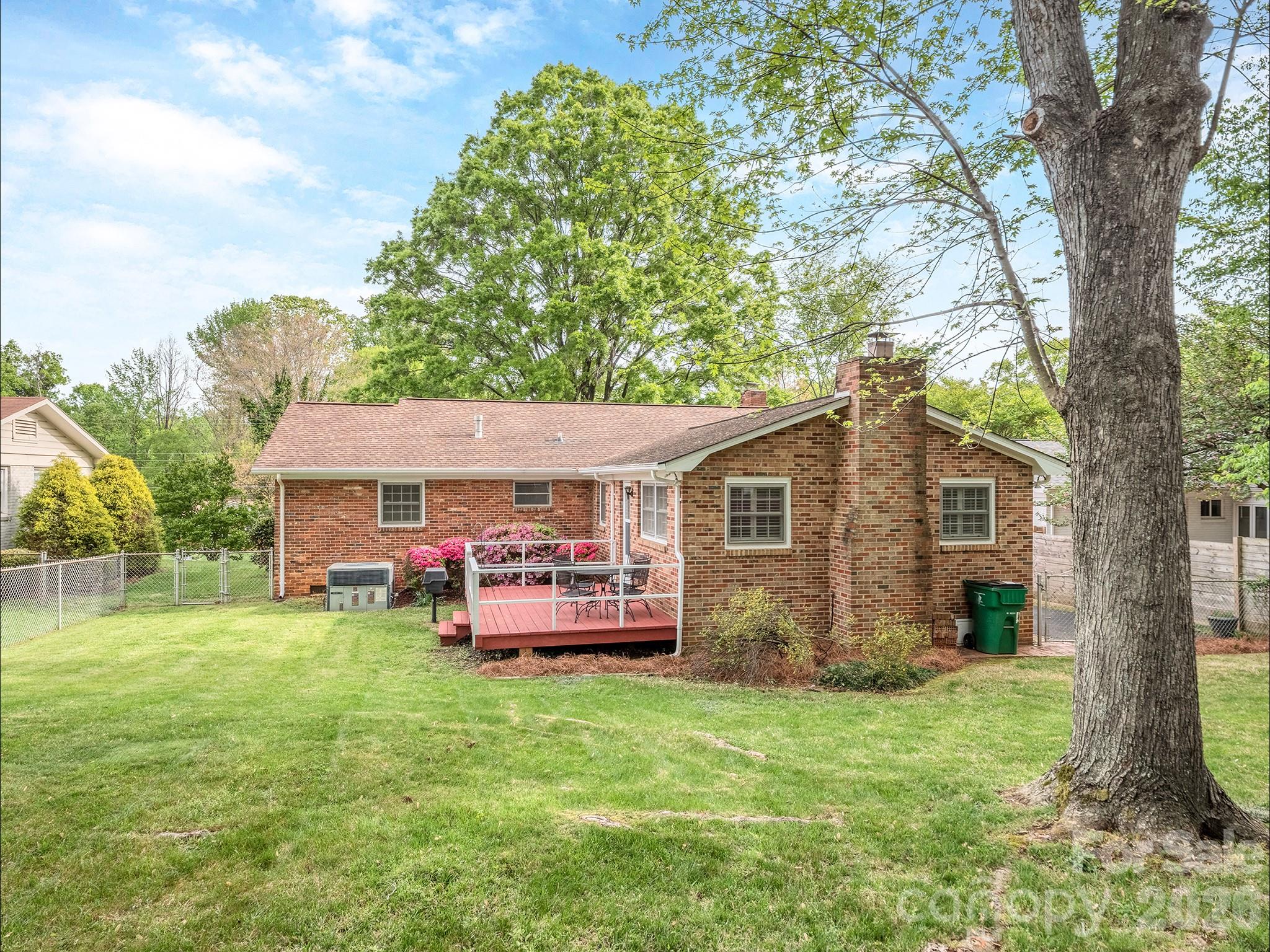 5344 Buena Vista Avenue — Charlotte