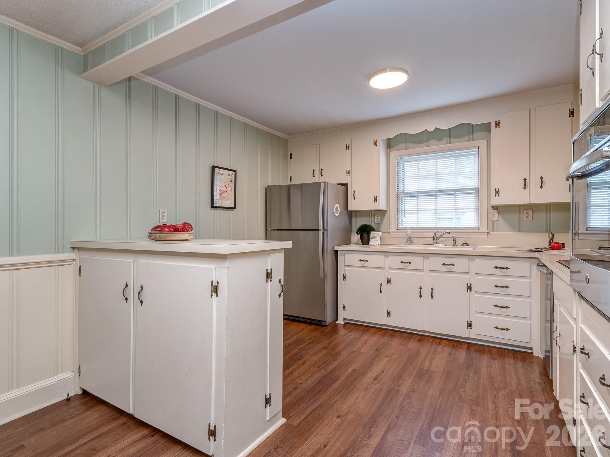 5344 Buena Vista Avenue — Charlotte
