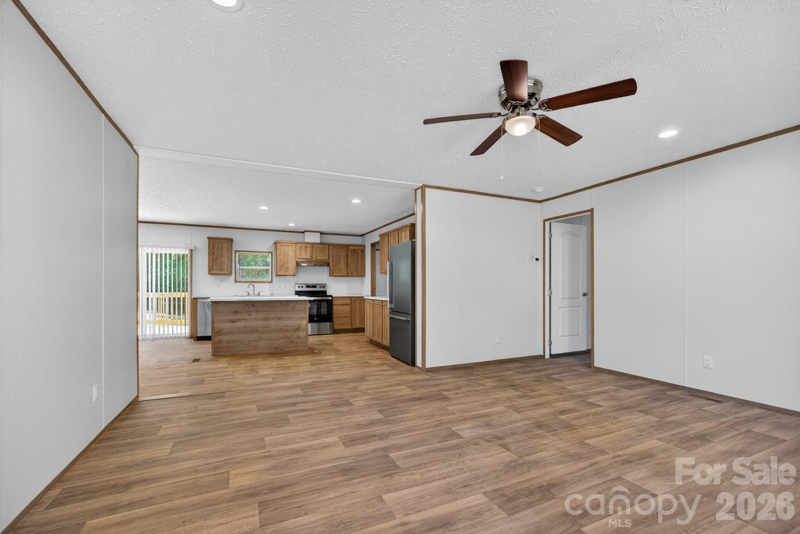 170 Harvick Lane — Lexington