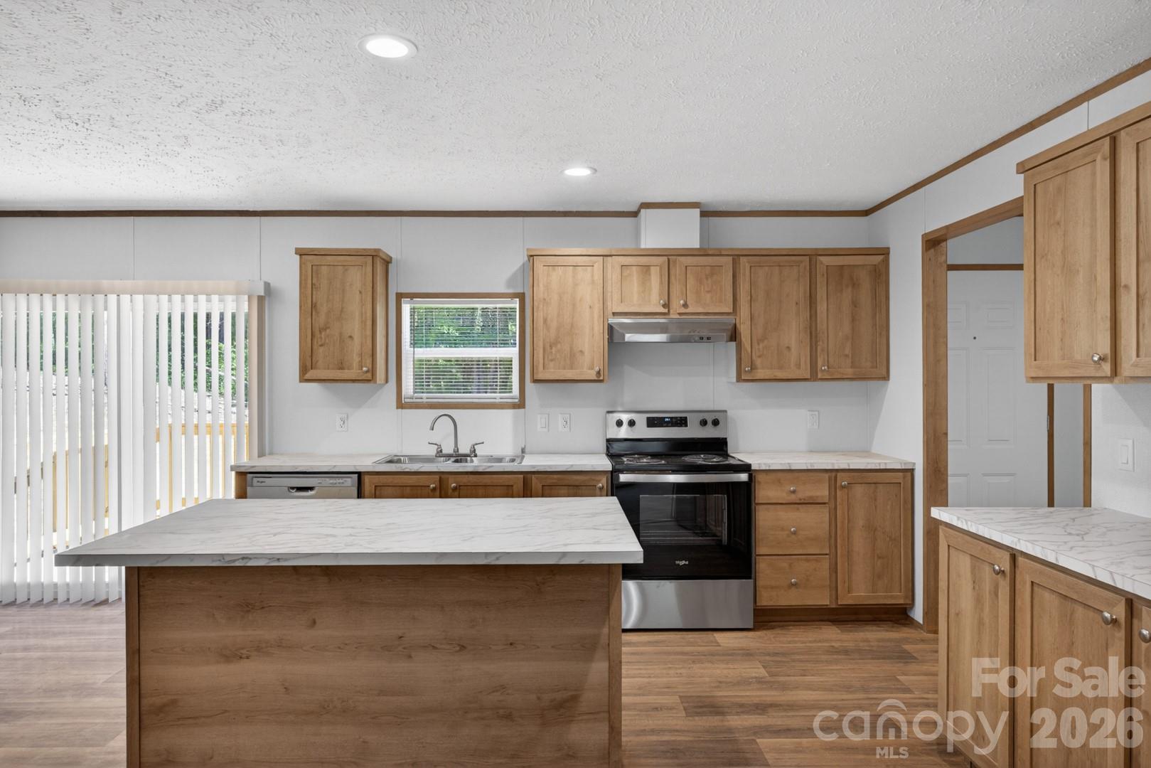 170 Harvick Lane — Lexington