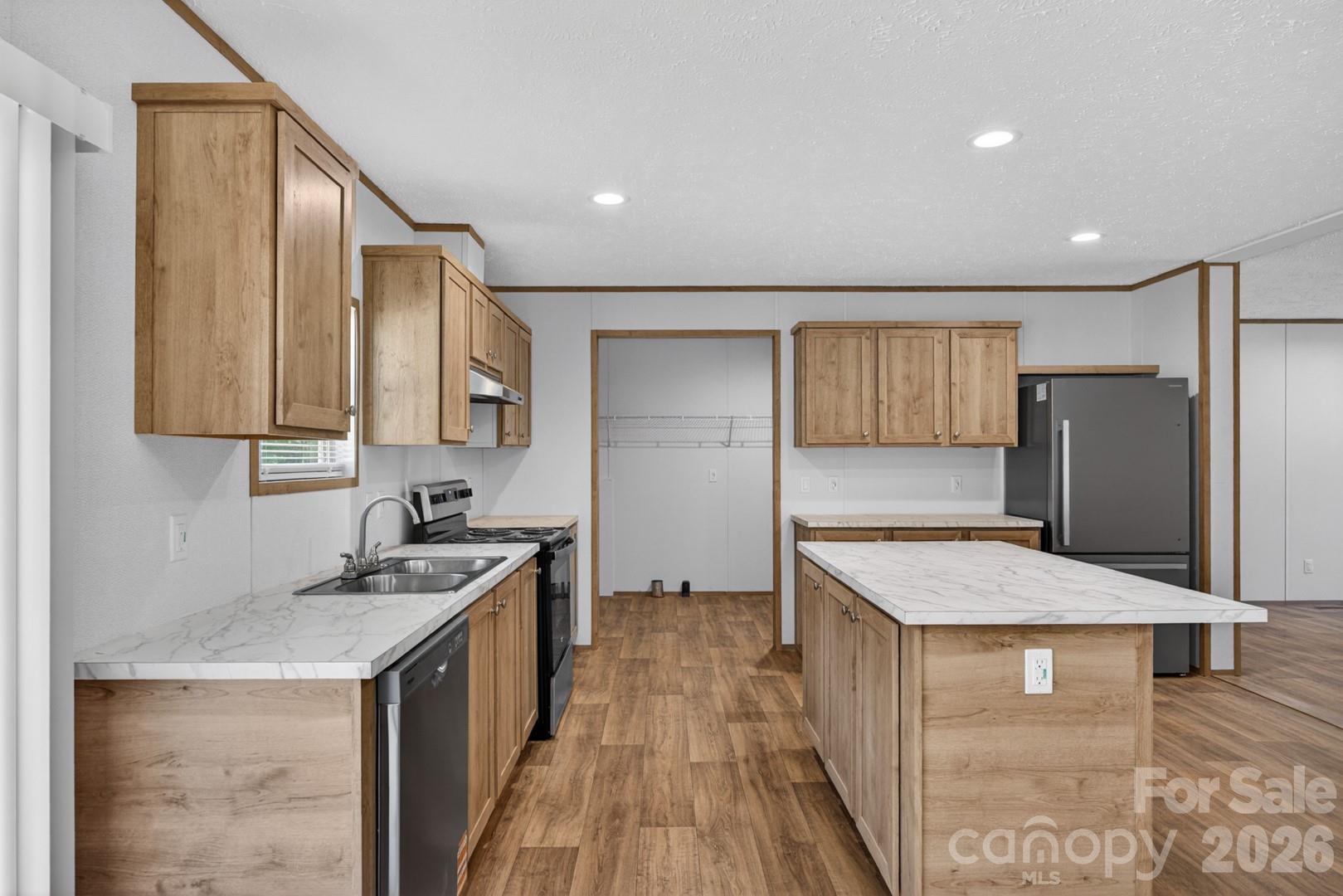 170 Harvick Lane — Lexington