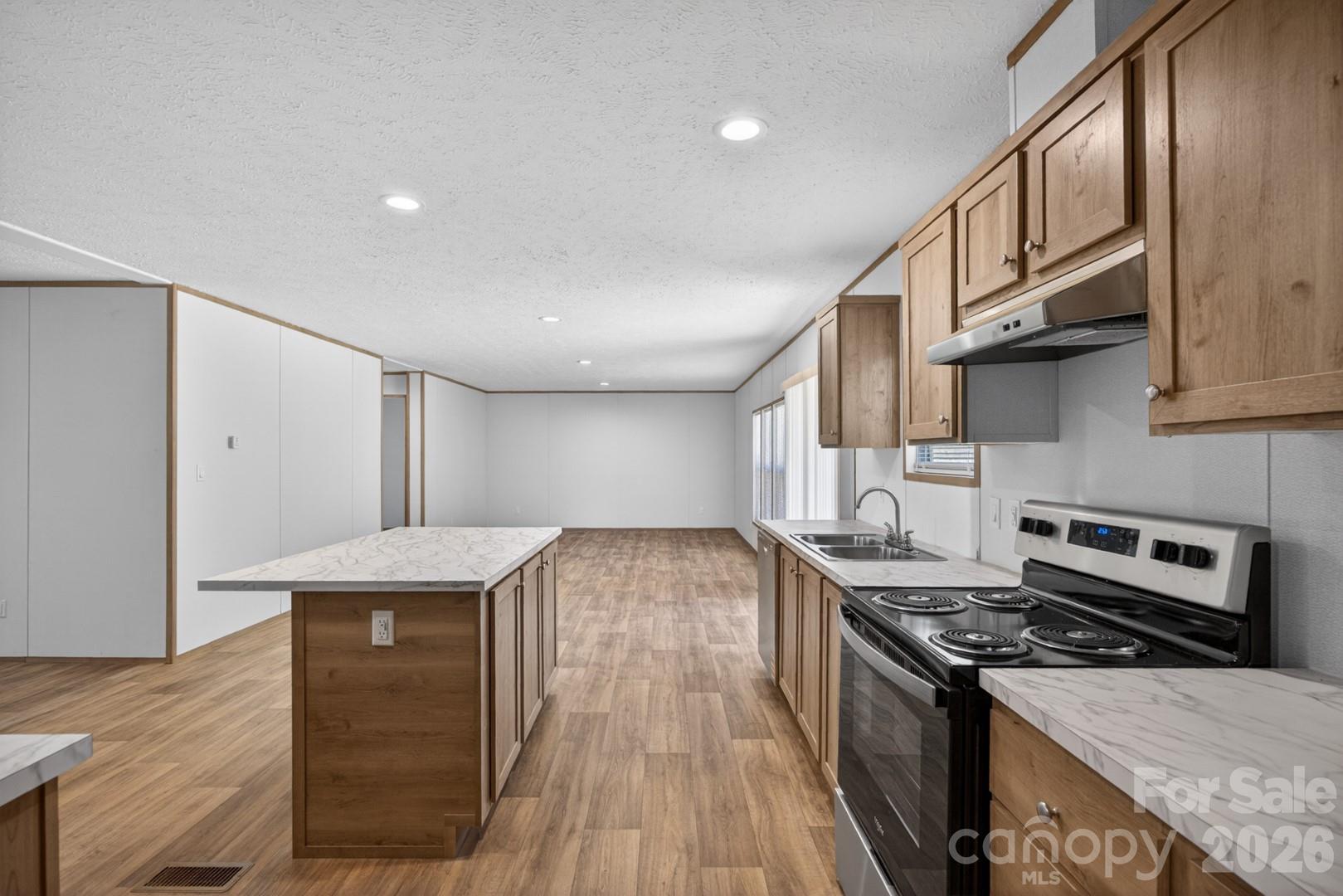 170 Harvick Lane — Lexington