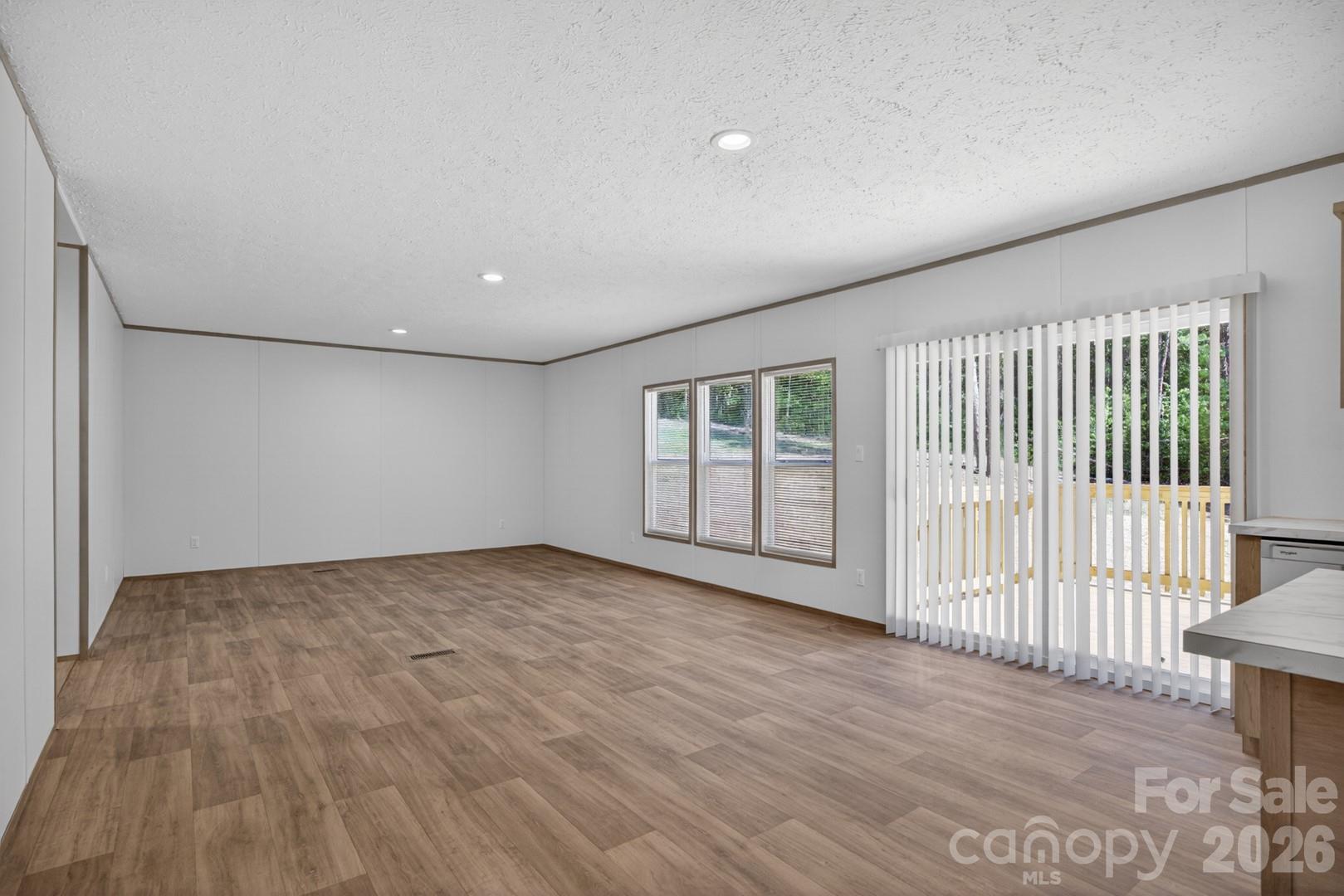 170 Harvick Lane — Lexington