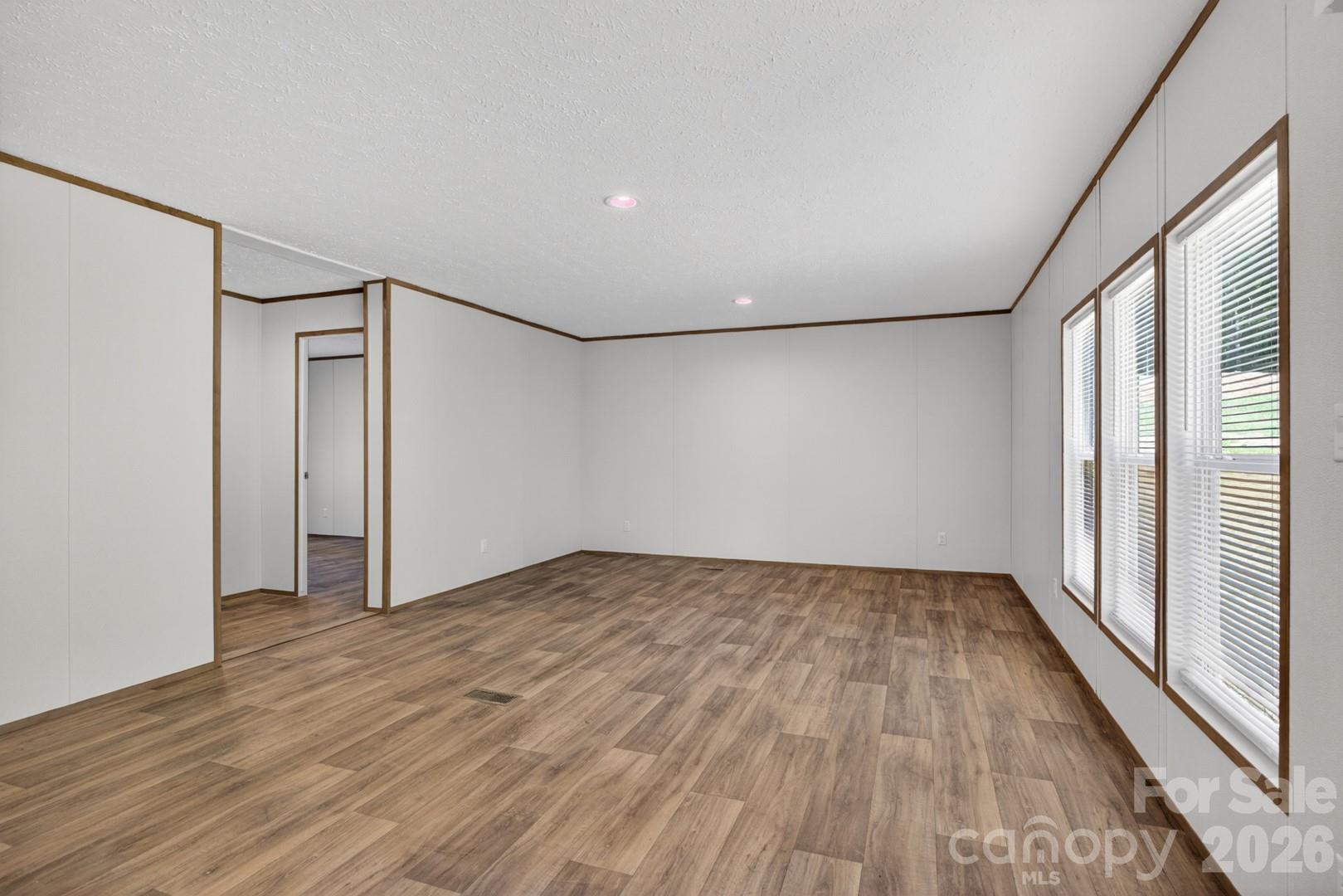 170 Harvick Lane — Lexington
