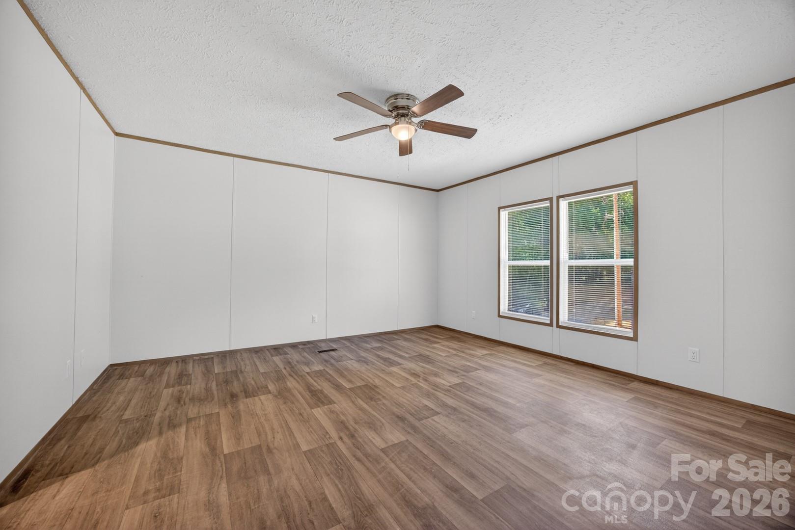170 Harvick Lane — Lexington