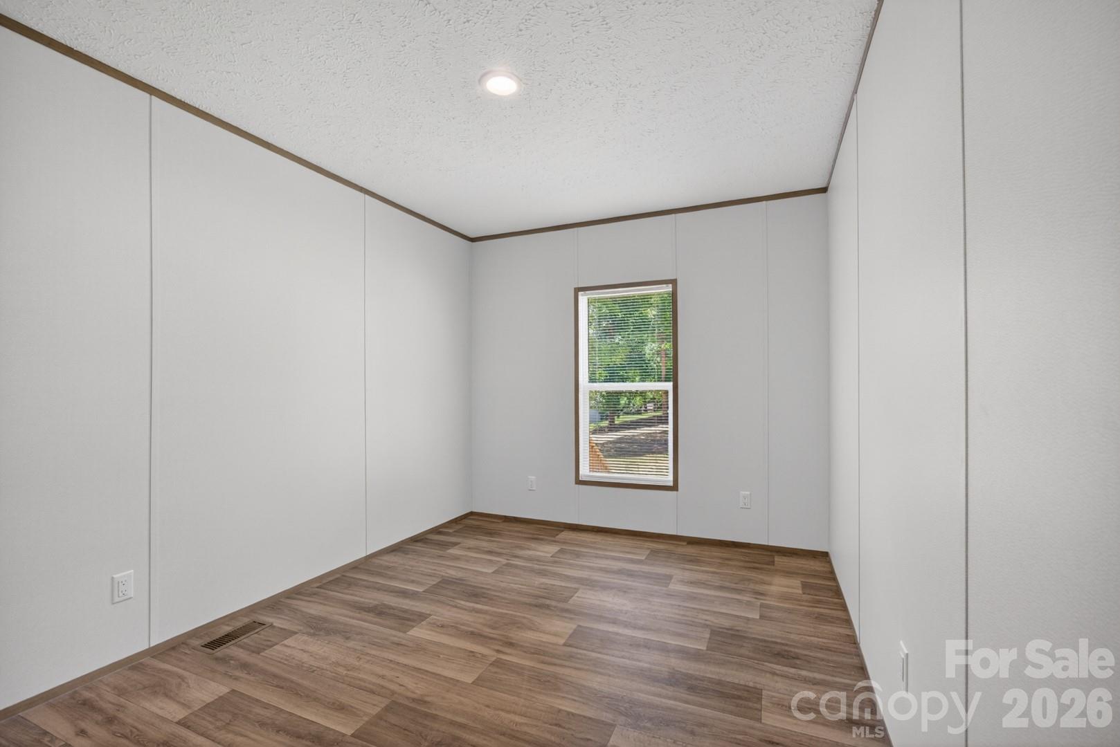 170 Harvick Lane — Lexington