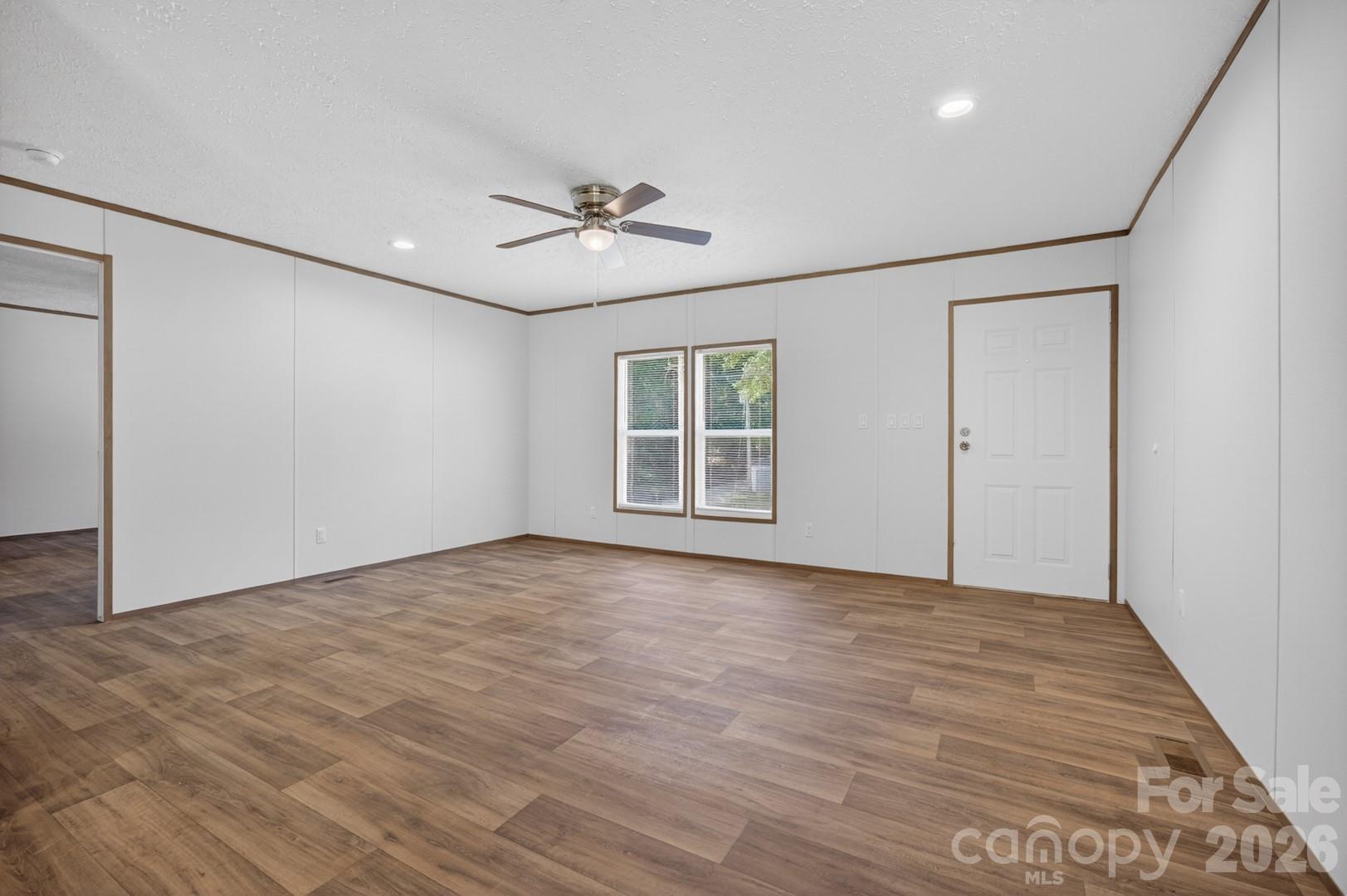 170 Harvick Lane — Lexington