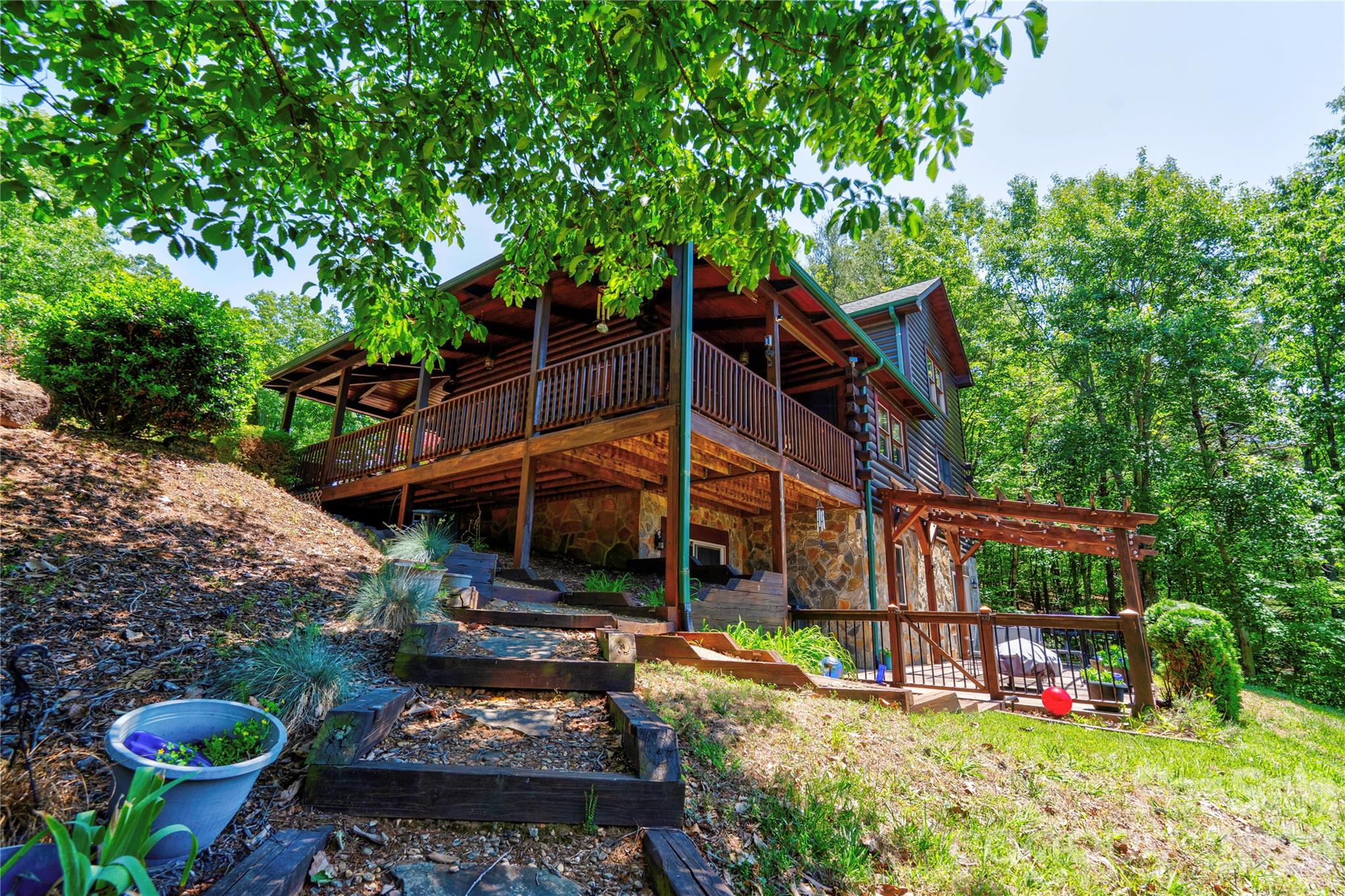 389 Woodgate Drive — Bostic