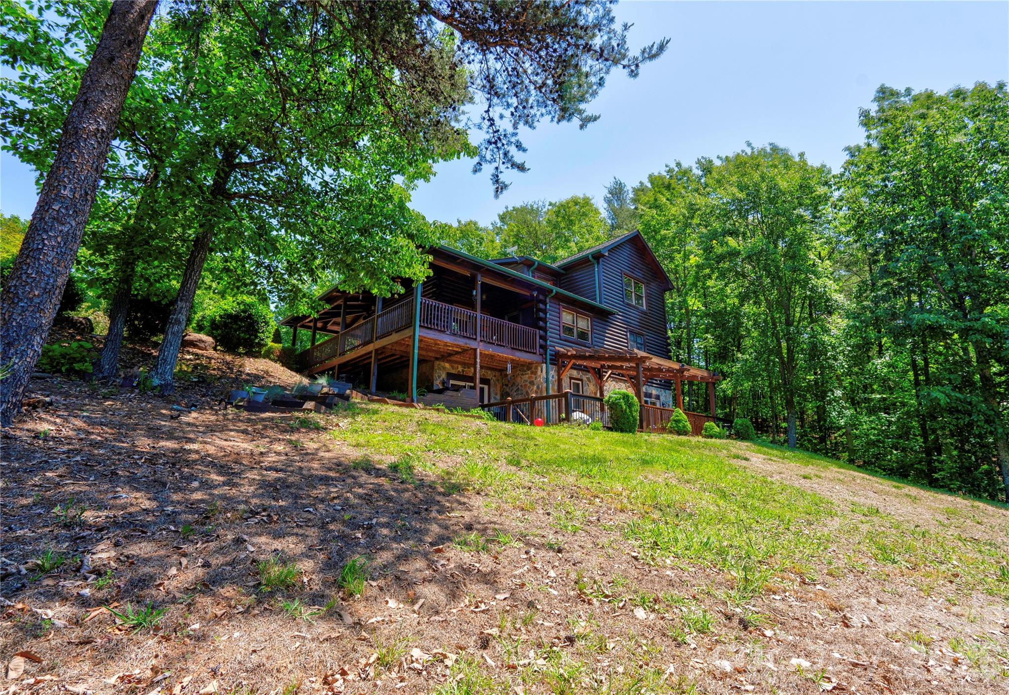 389 Woodgate Drive — Bostic