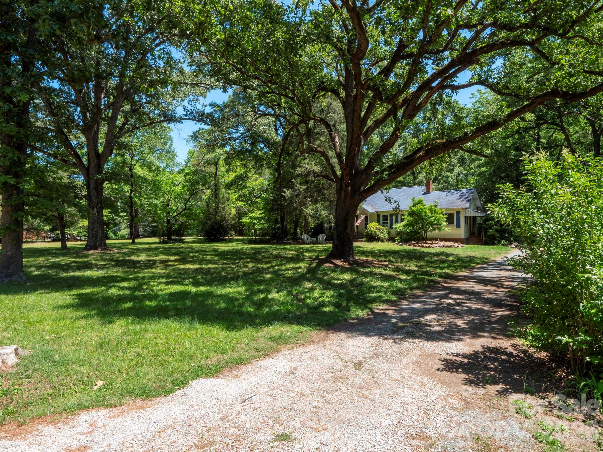 5219 Crow Road — Mineral Springs