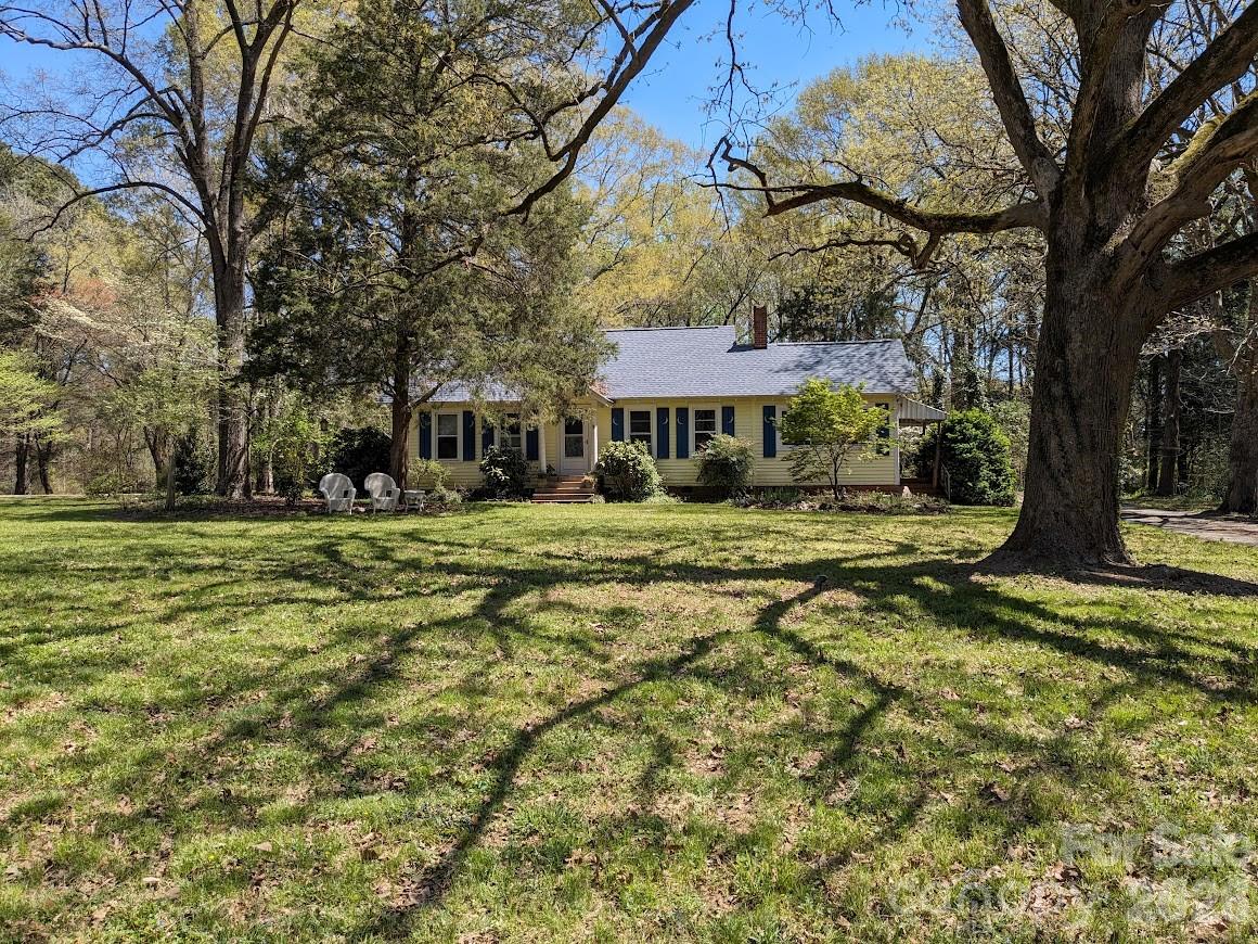 5219 Crow Road — Mineral Springs