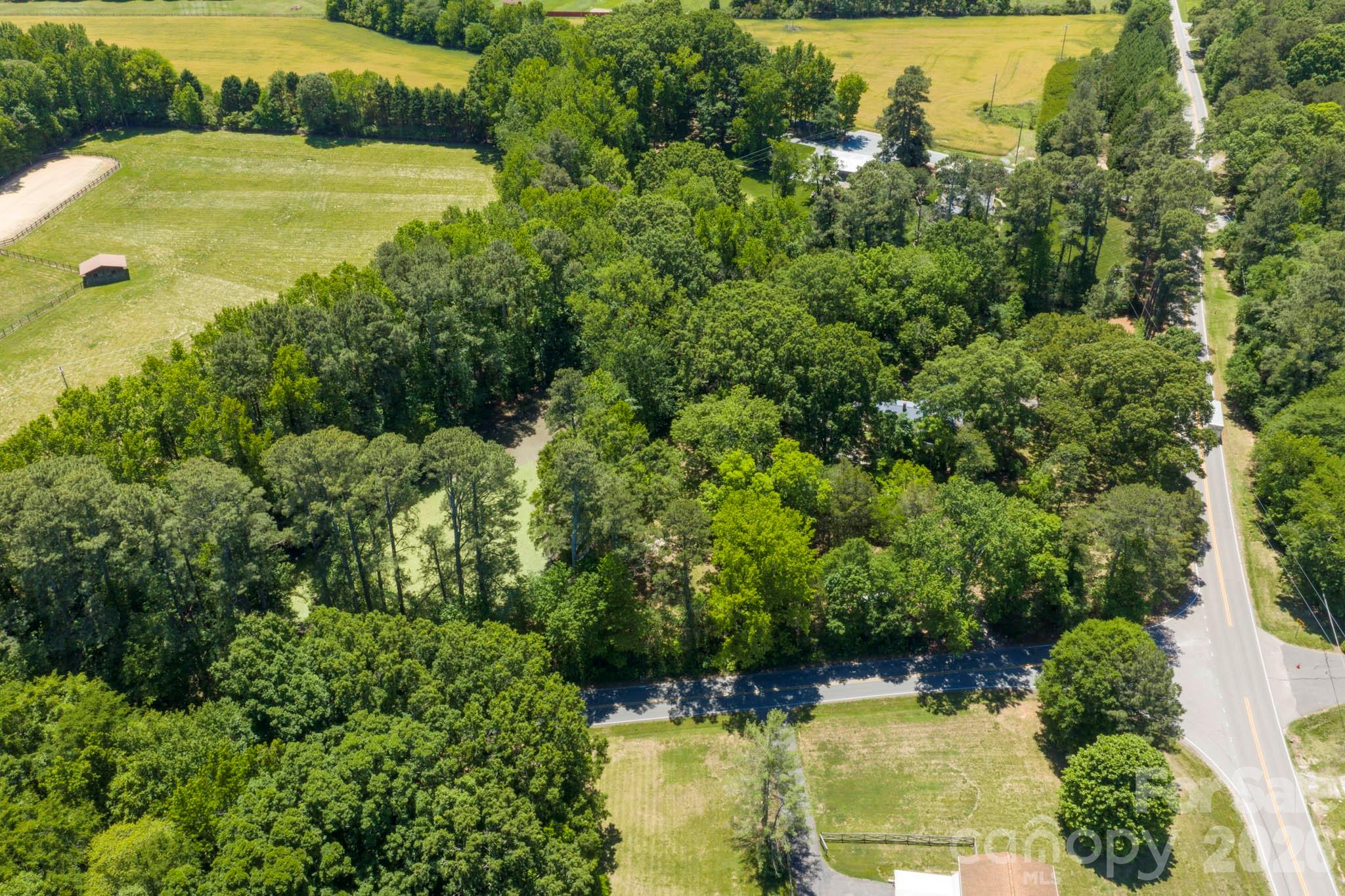 5219 Crow Road — Mineral Springs