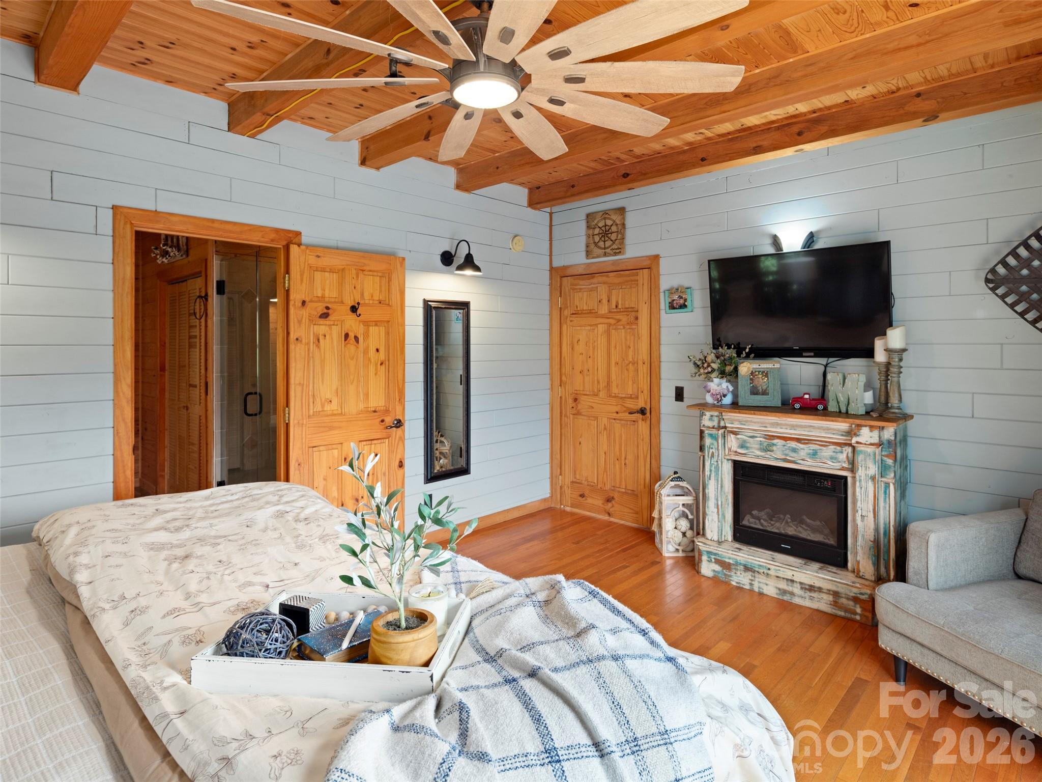 64 Cradling Cove — Waynesville