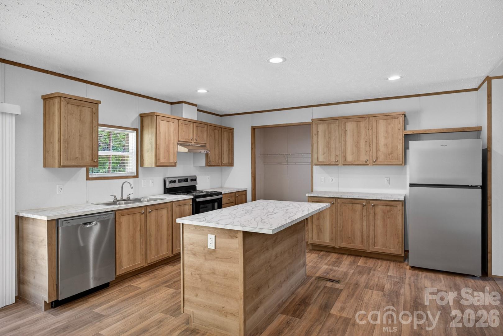 194 Harvick Lane — Lexington