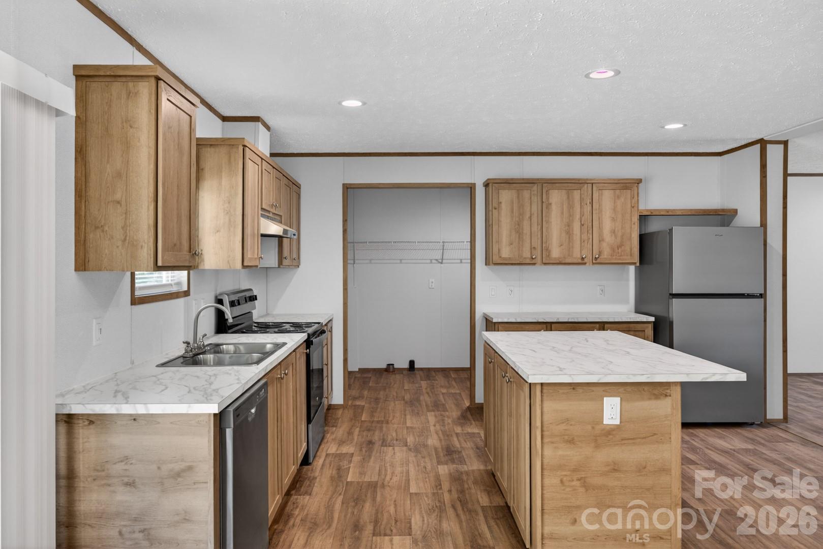 194 Harvick Lane — Lexington