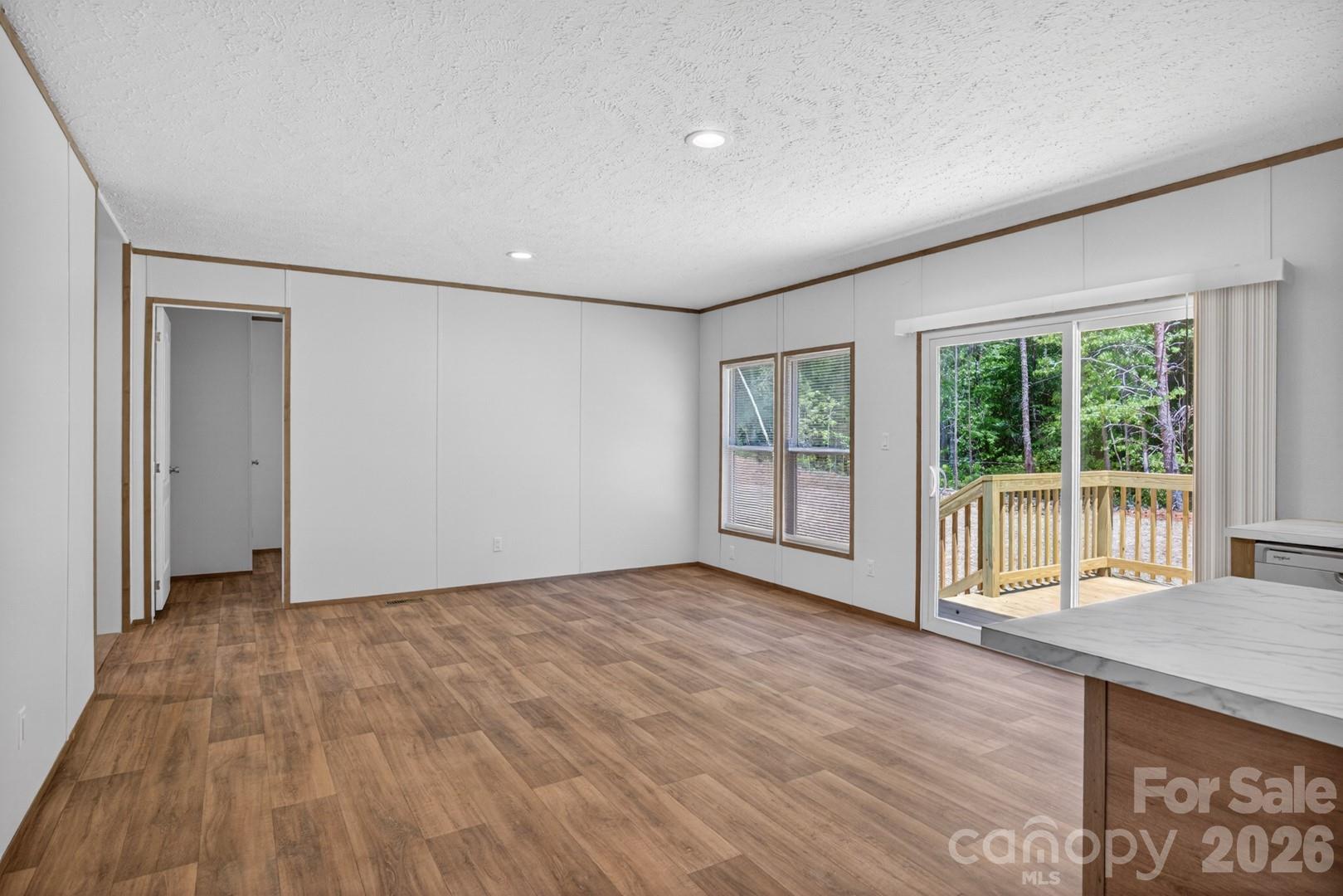 194 Harvick Lane — Lexington