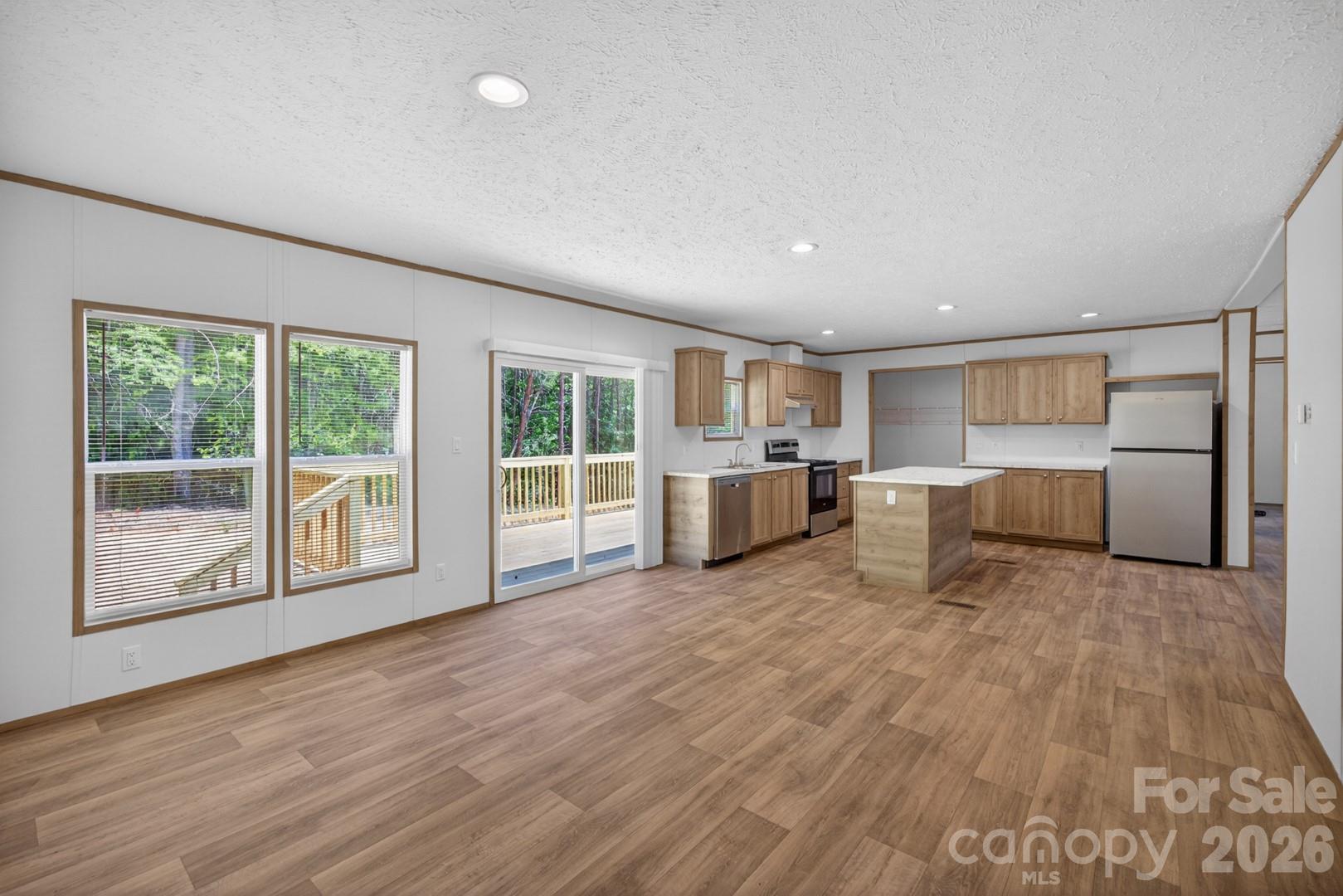 194 Harvick Lane — Lexington