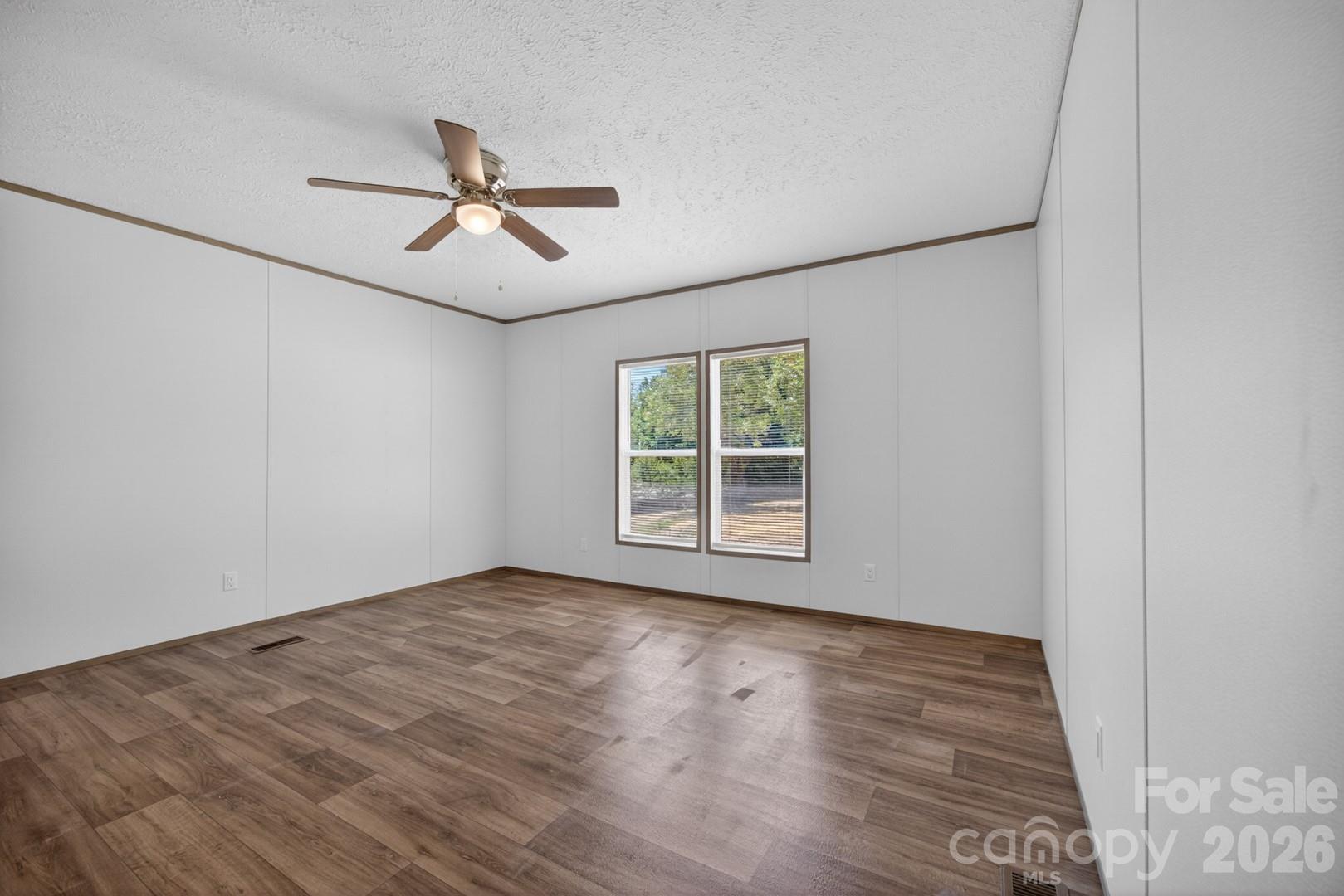 194 Harvick Lane — Lexington