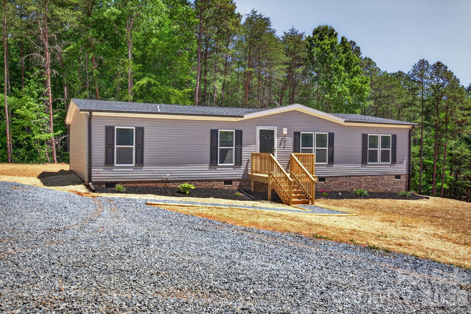 194 Harvick Lane — Lexington