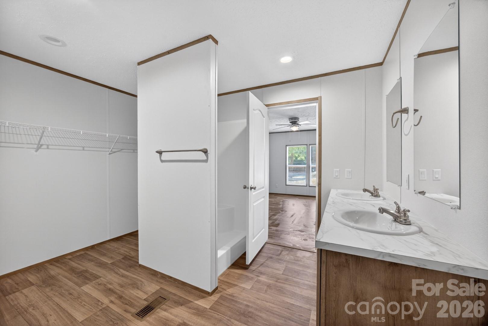 194 Harvick Lane — Lexington
