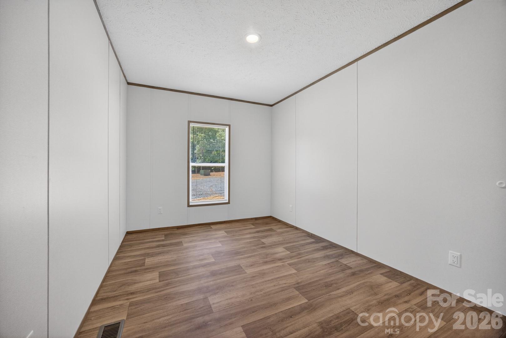 194 Harvick Lane — Lexington