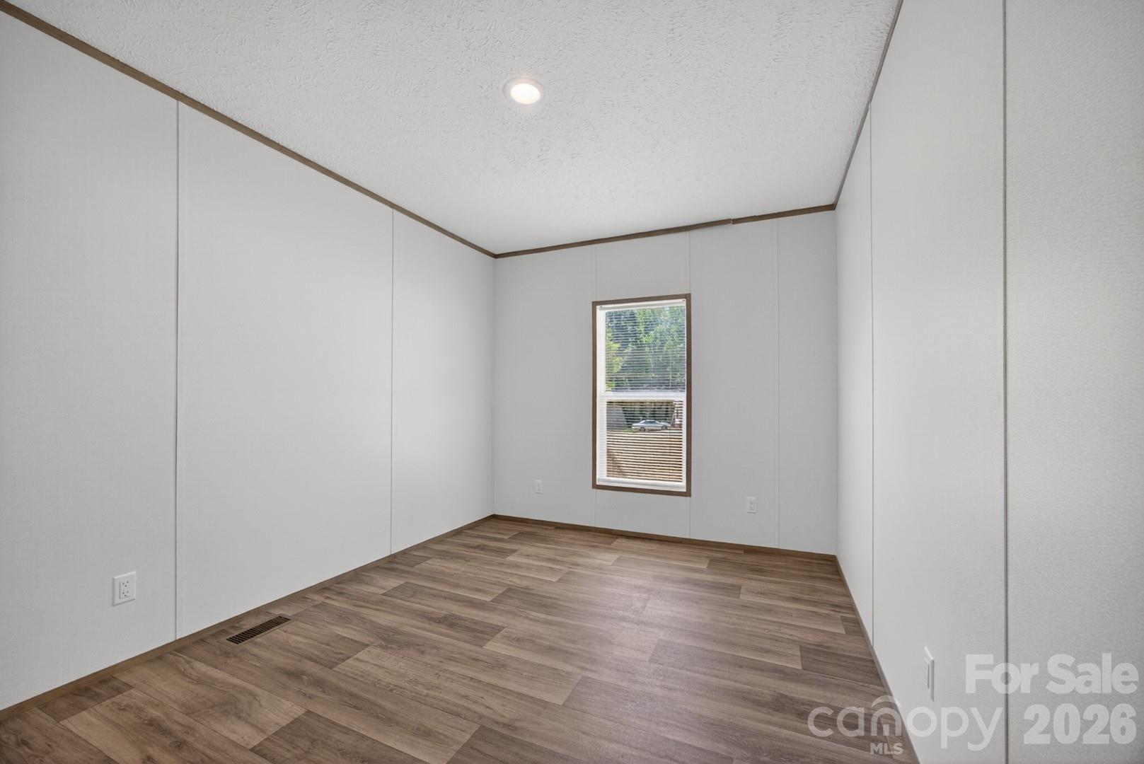 194 Harvick Lane — Lexington