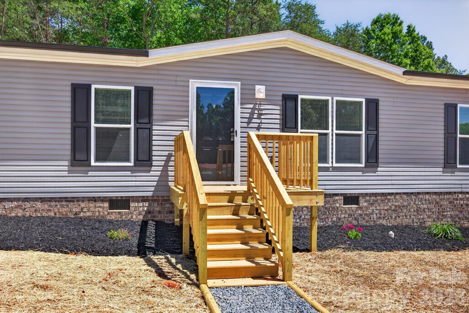 194 Harvick Lane — Lexington