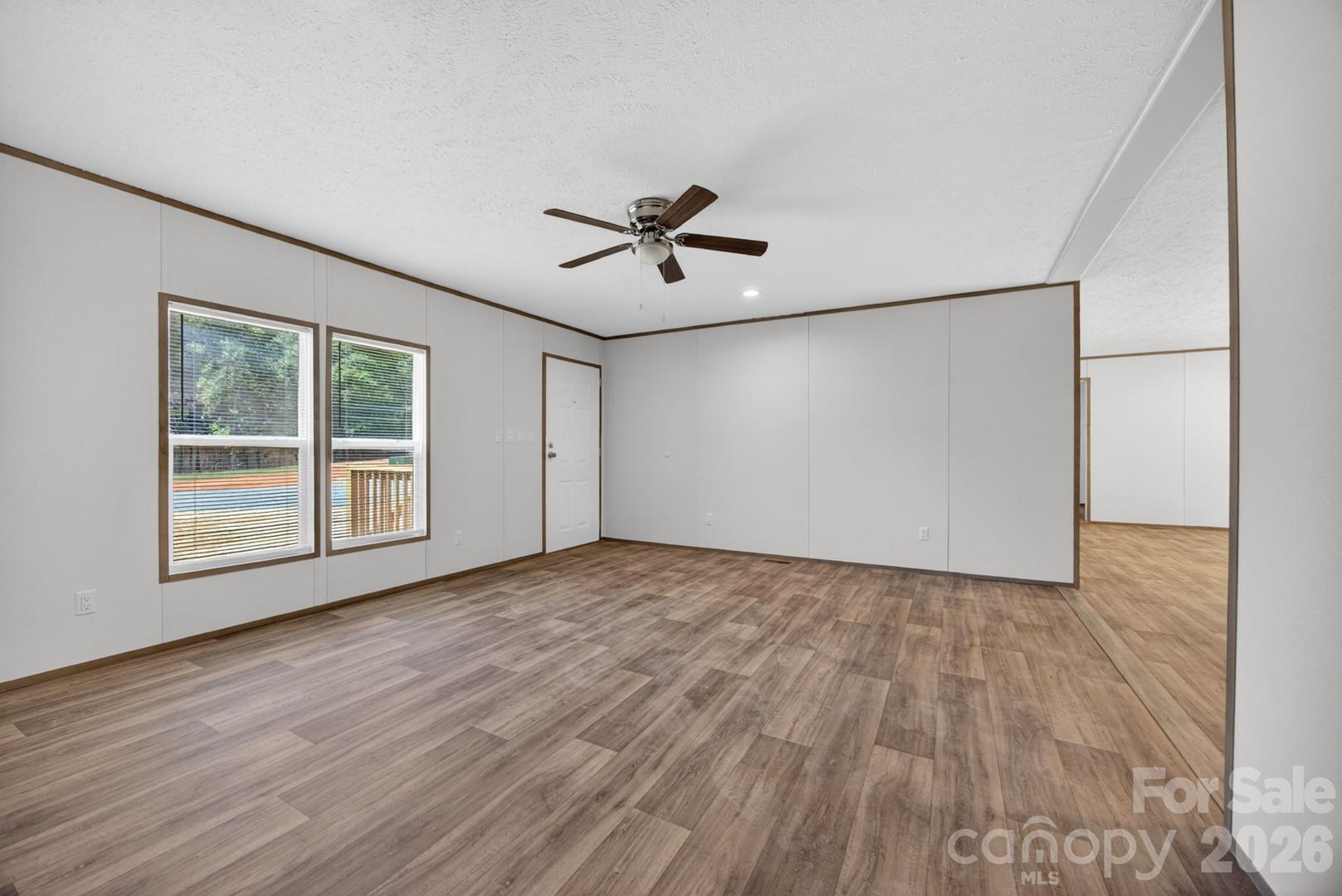 194 Harvick Lane — Lexington