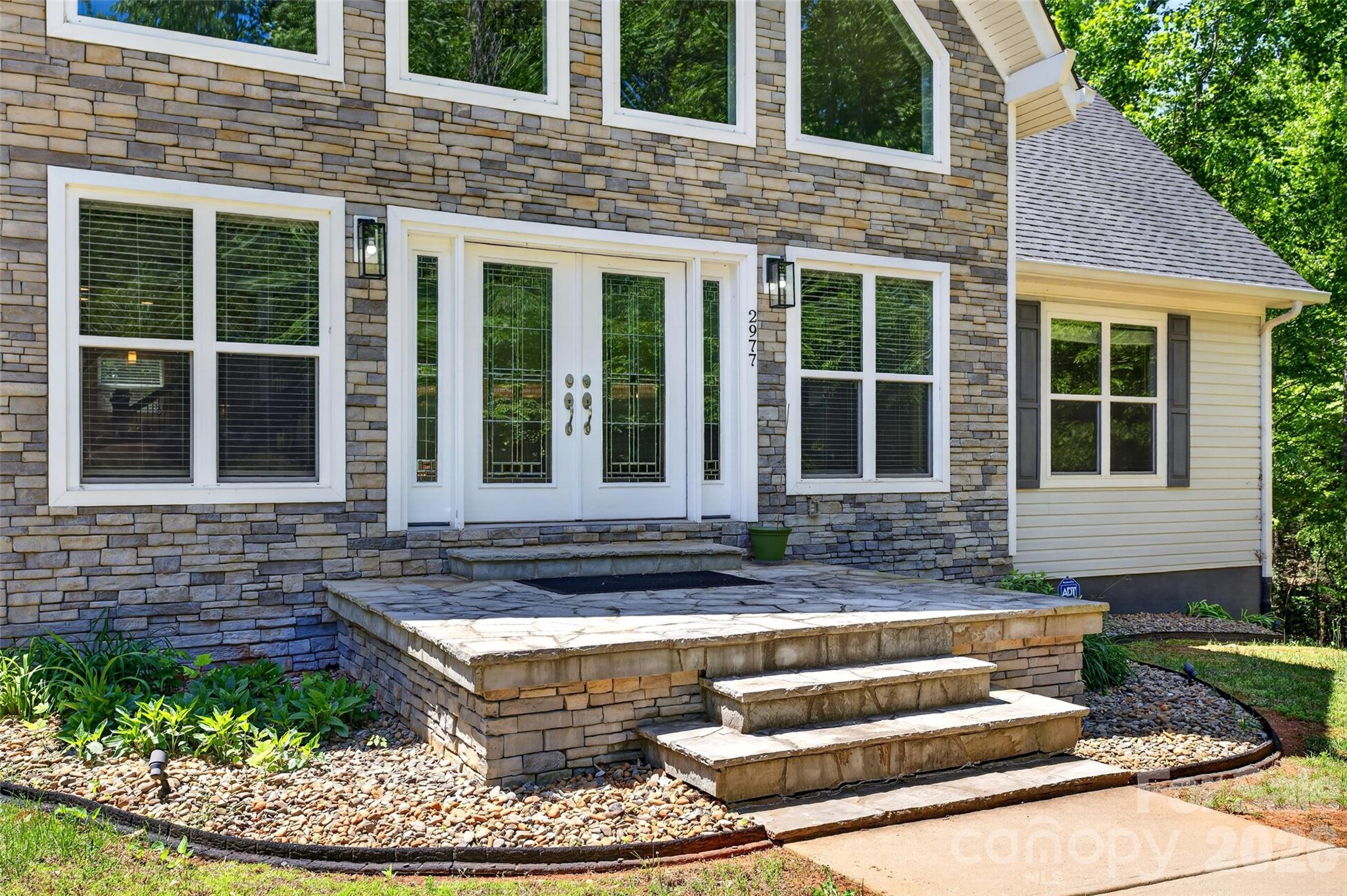 2977 Cabin Creek Drive — Catawba