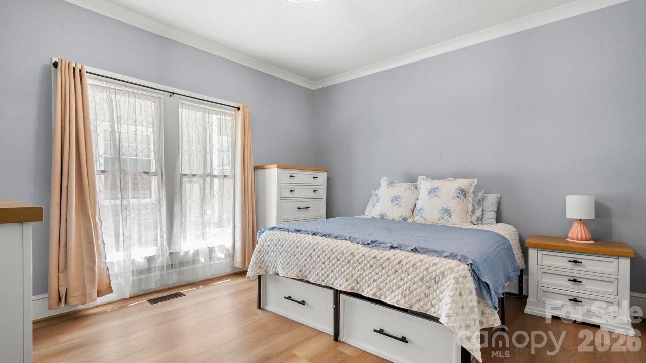 413 W 5th Avenue — Gastonia