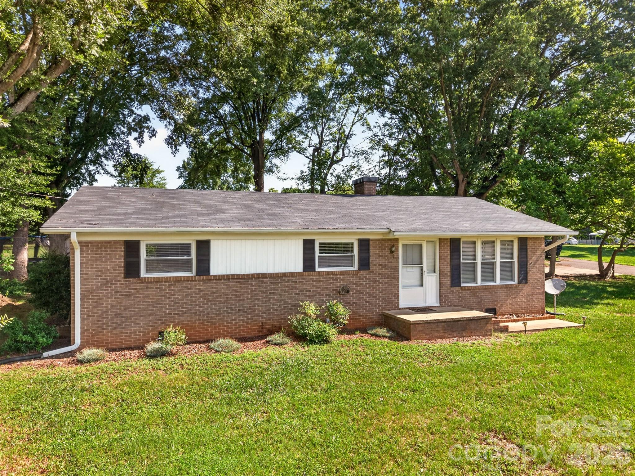 1771 24th Avenue Court NE — Hickory