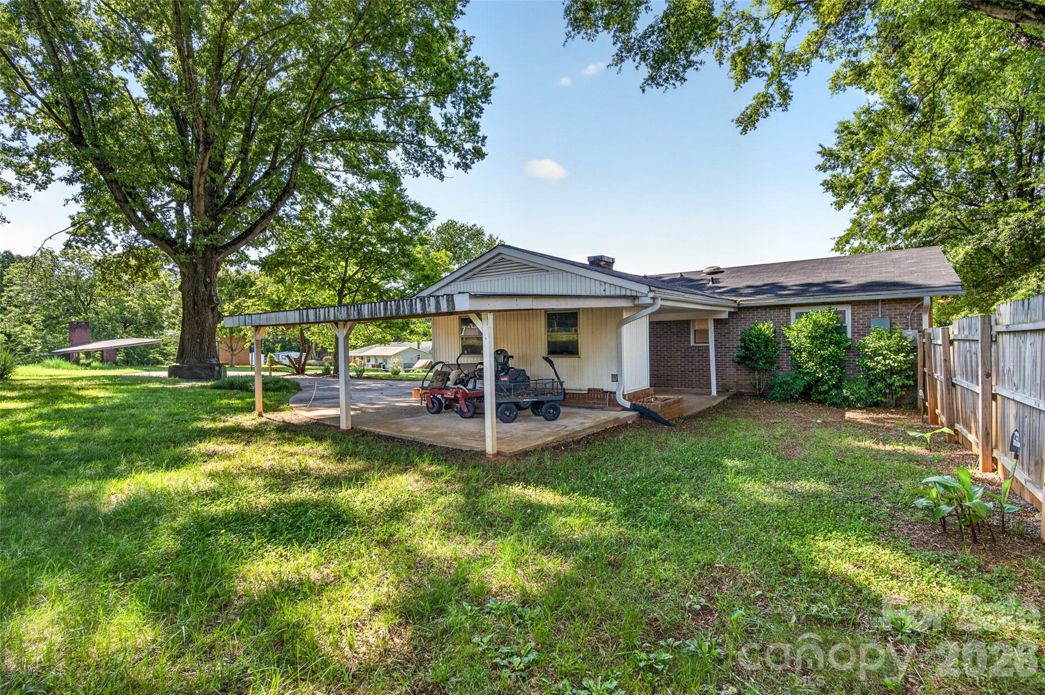 1771 24th Avenue Court NE — Hickory