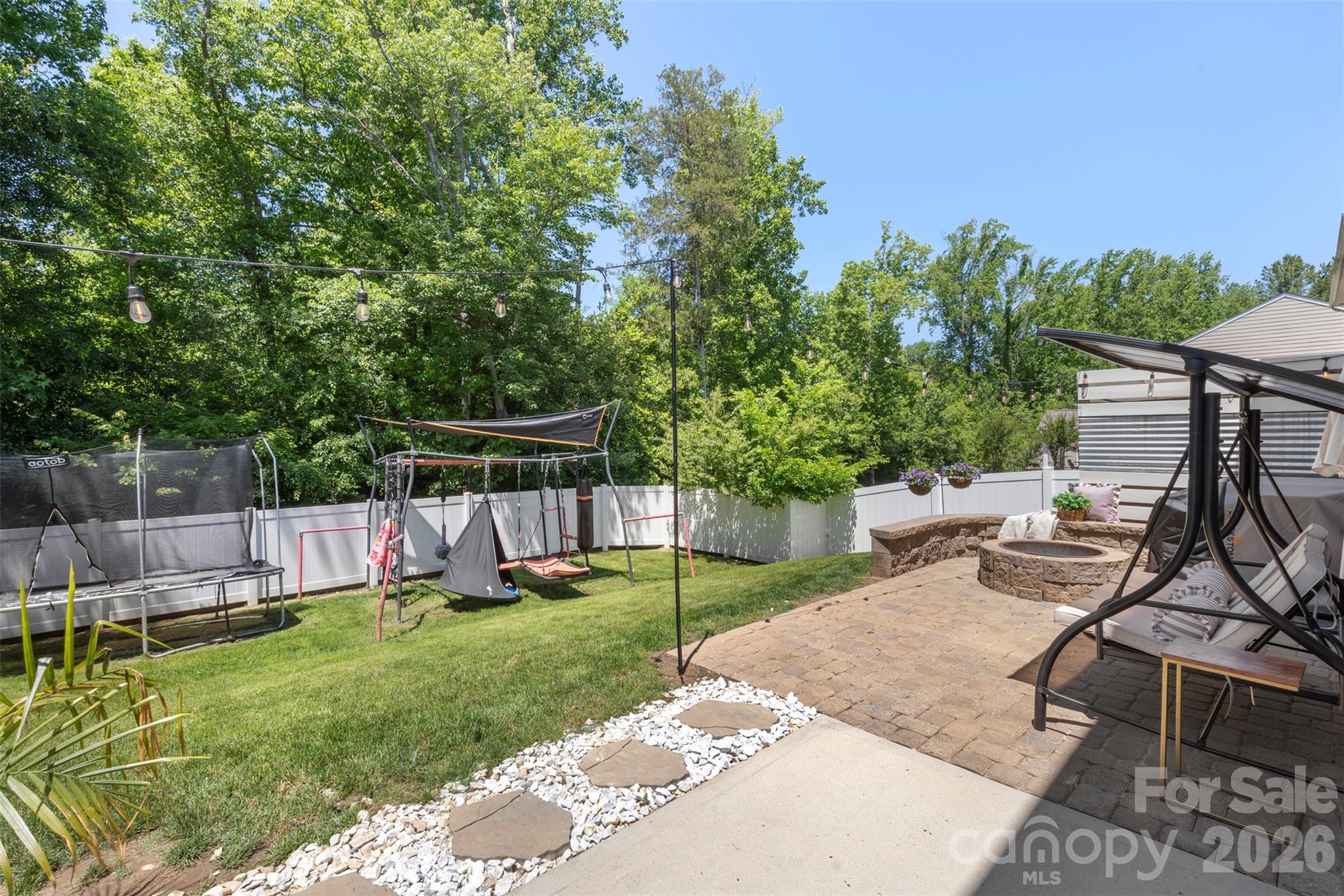 1147 Mantell Road — Lancaster