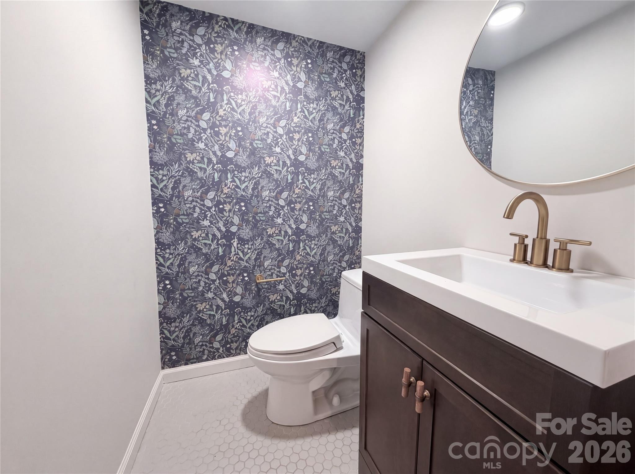 329 W Mclelland Avenue — Mooresville