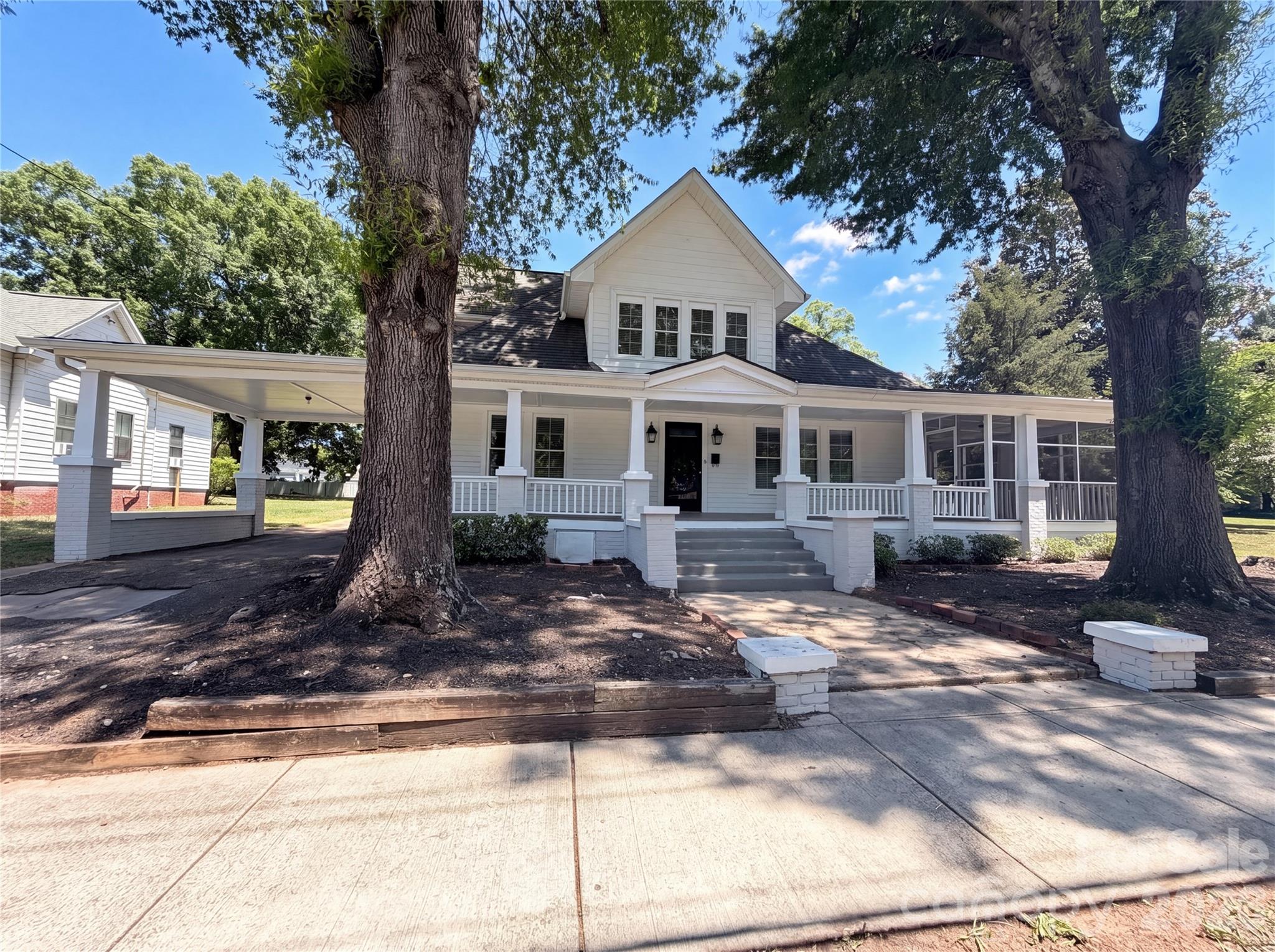 329 W Mclelland Avenue — Mooresville