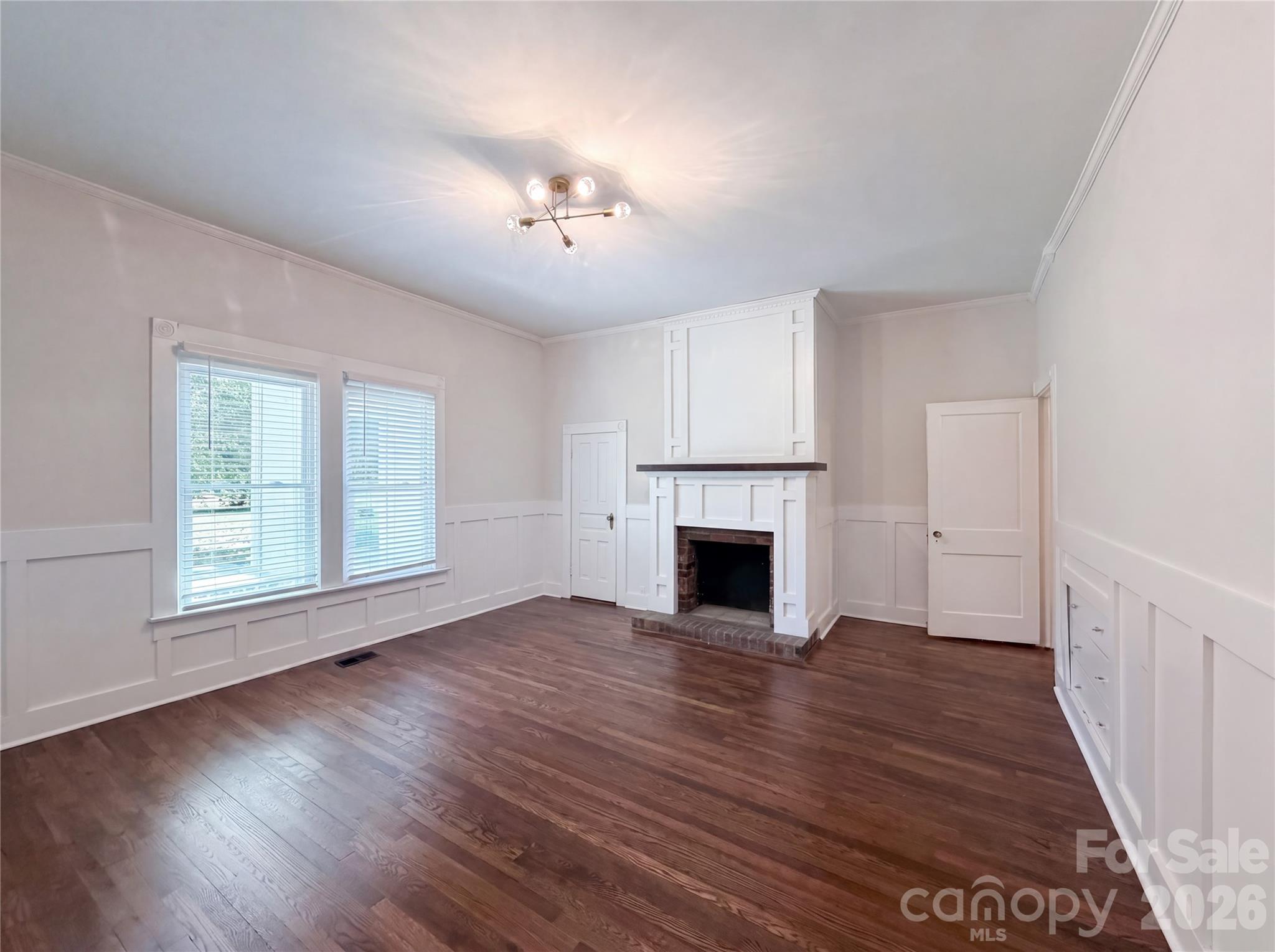 329 W Mclelland Avenue — Mooresville