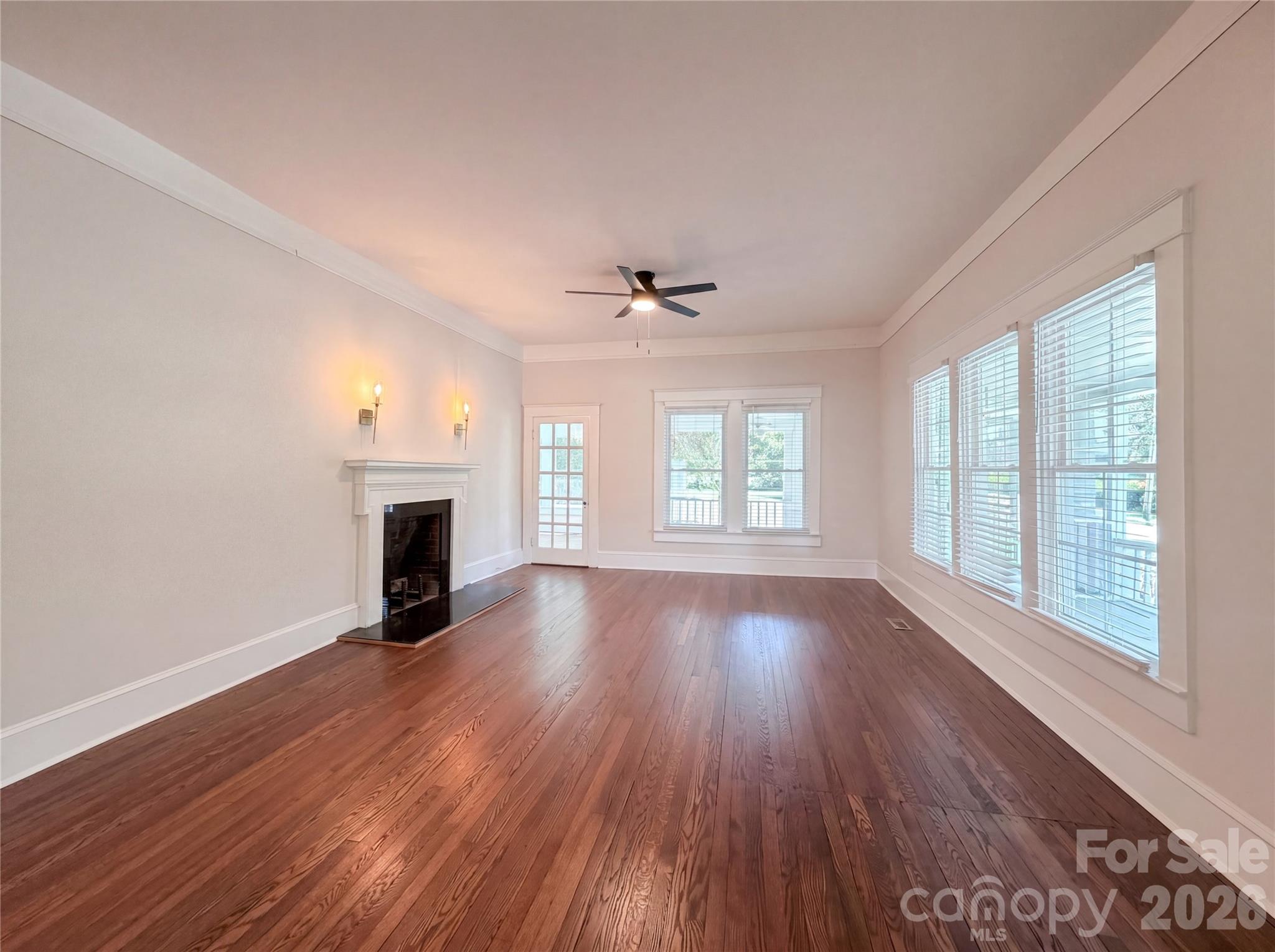 329 W Mclelland Avenue — Mooresville