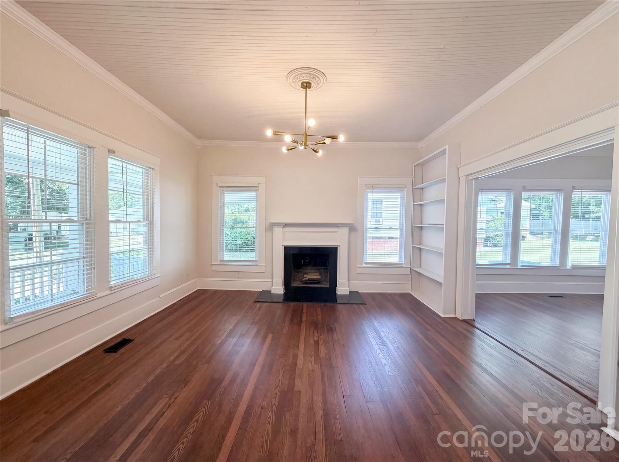 329 W Mclelland Avenue — Mooresville