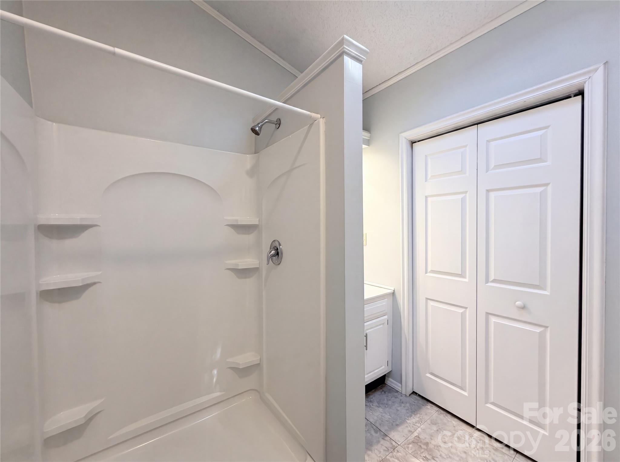 406 Dingler Avenue — Mooresville