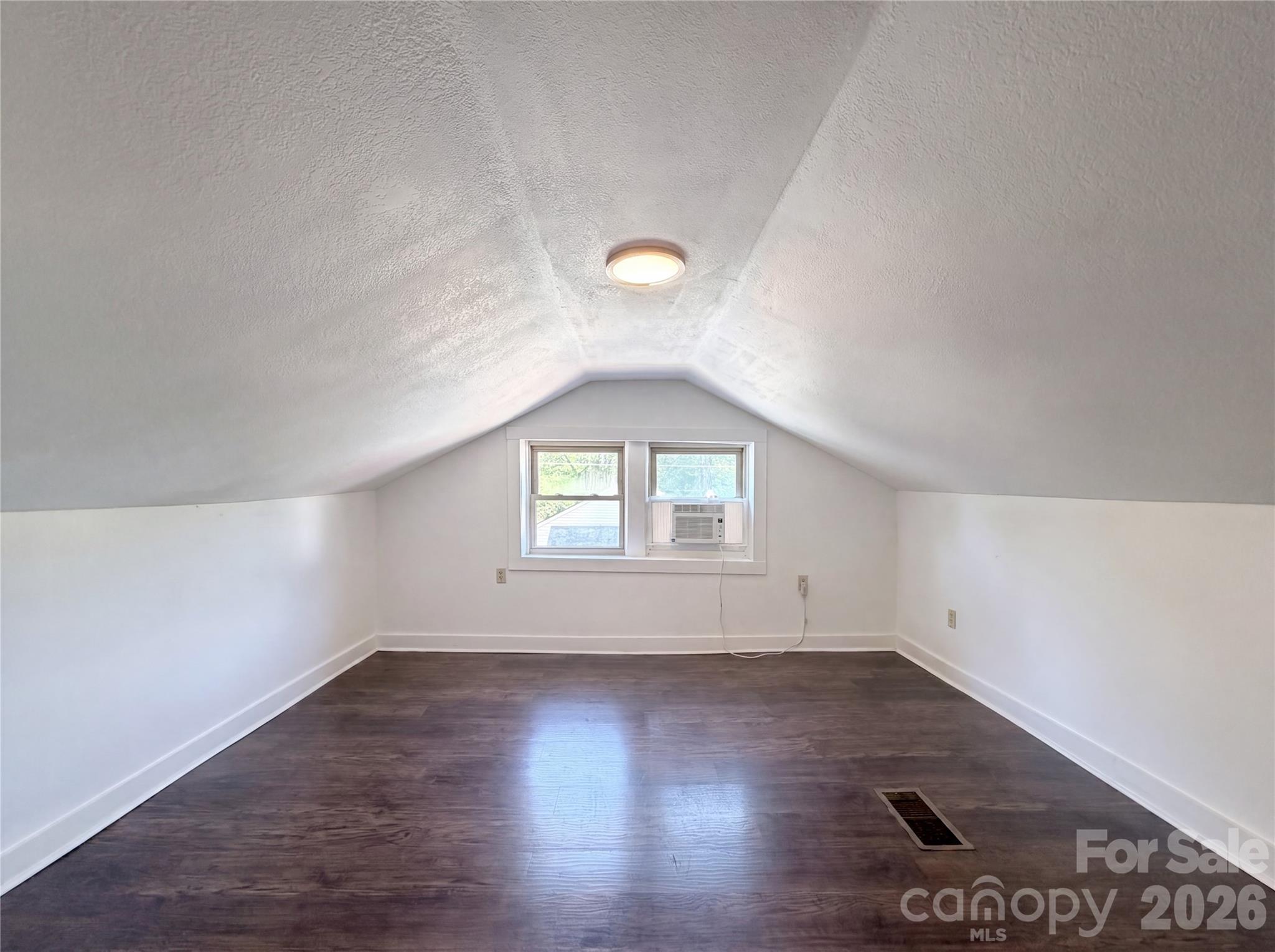 406 Dingler Avenue — Mooresville
