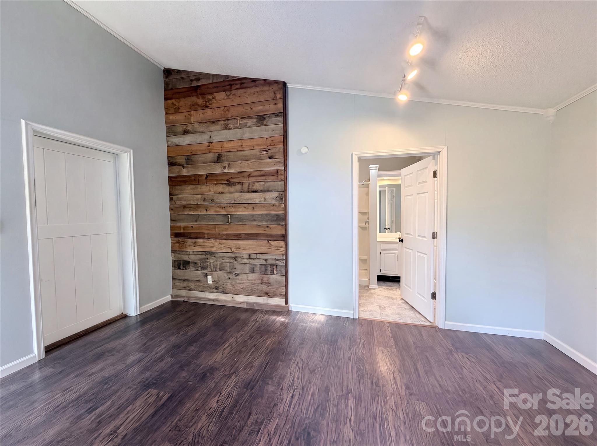 406 Dingler Avenue — Mooresville
