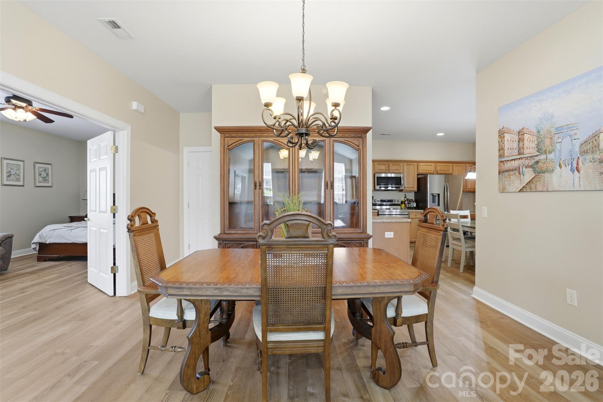 2118 N Castle Court — Matthews
