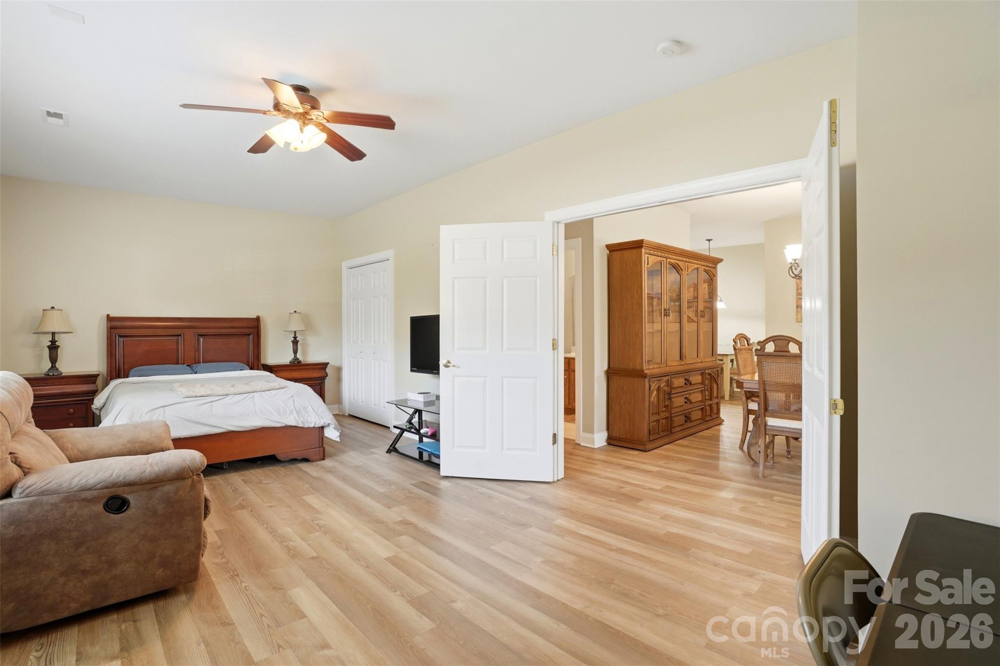2118 N Castle Court — Matthews