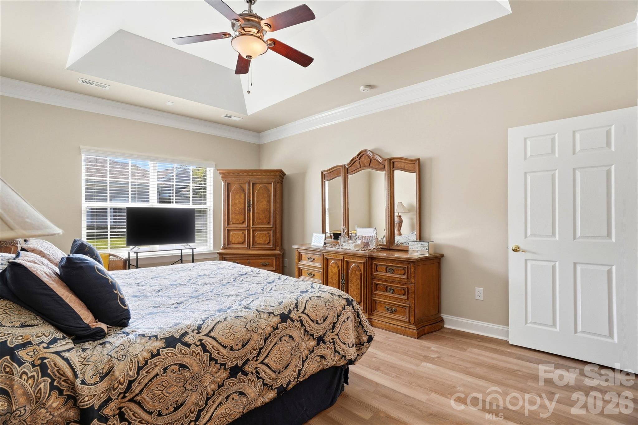 2118 N Castle Court — Matthews