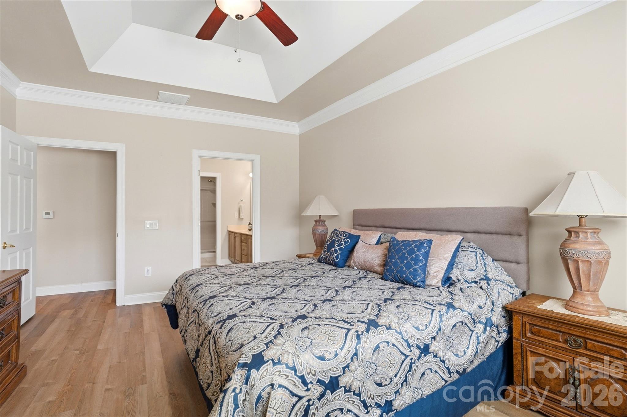 2118 N Castle Court — Matthews